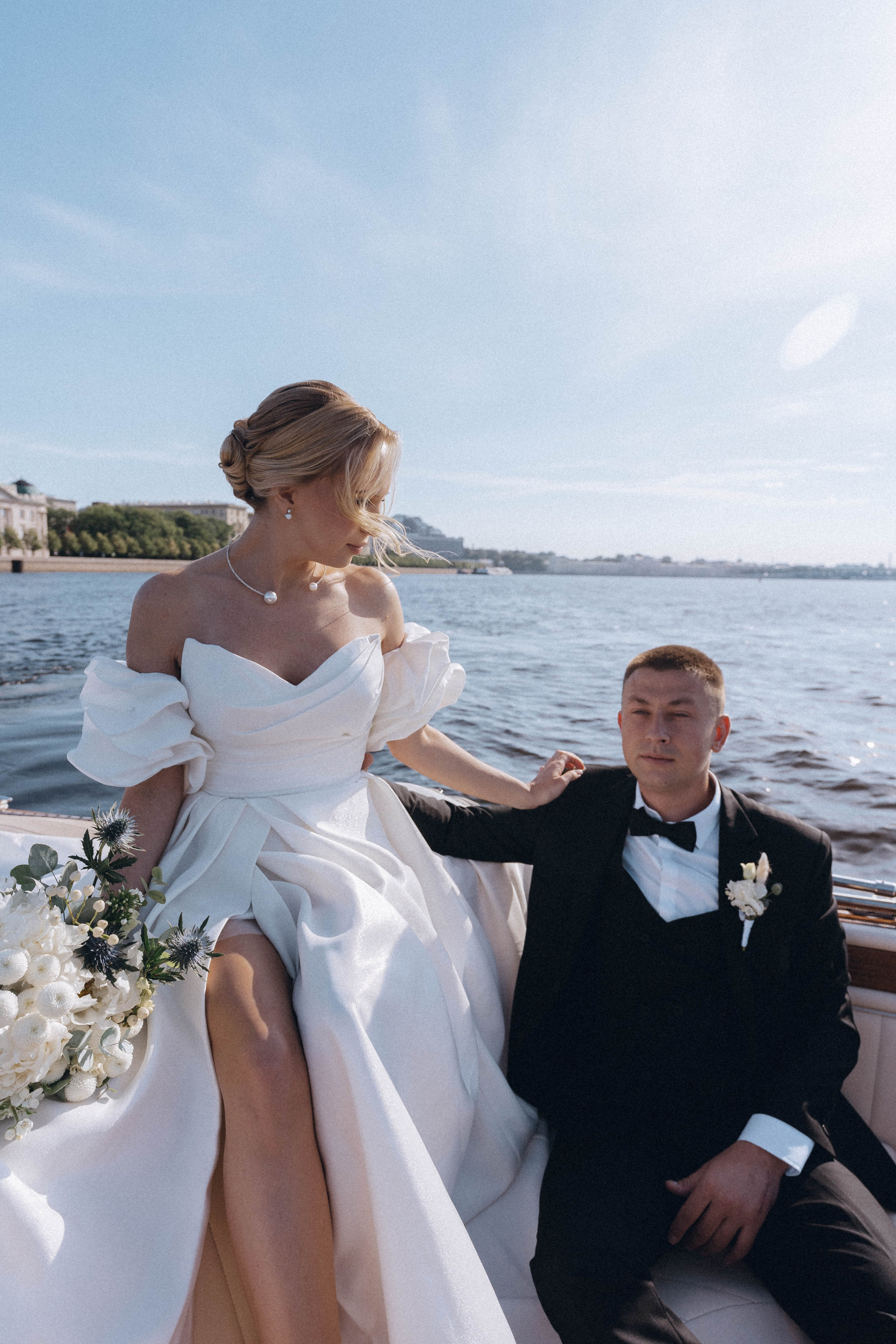 СВАДЕНБНАЯ СЬЕМКА НА КАТЕРЕ ПО КАНАЛАМ САНКТ-ПЕТЕРБУРГА И В АКВАТОРИИ НЕВЫ. Профессиональный фотограф, Санкт-Петербург — Виктория Богомолова