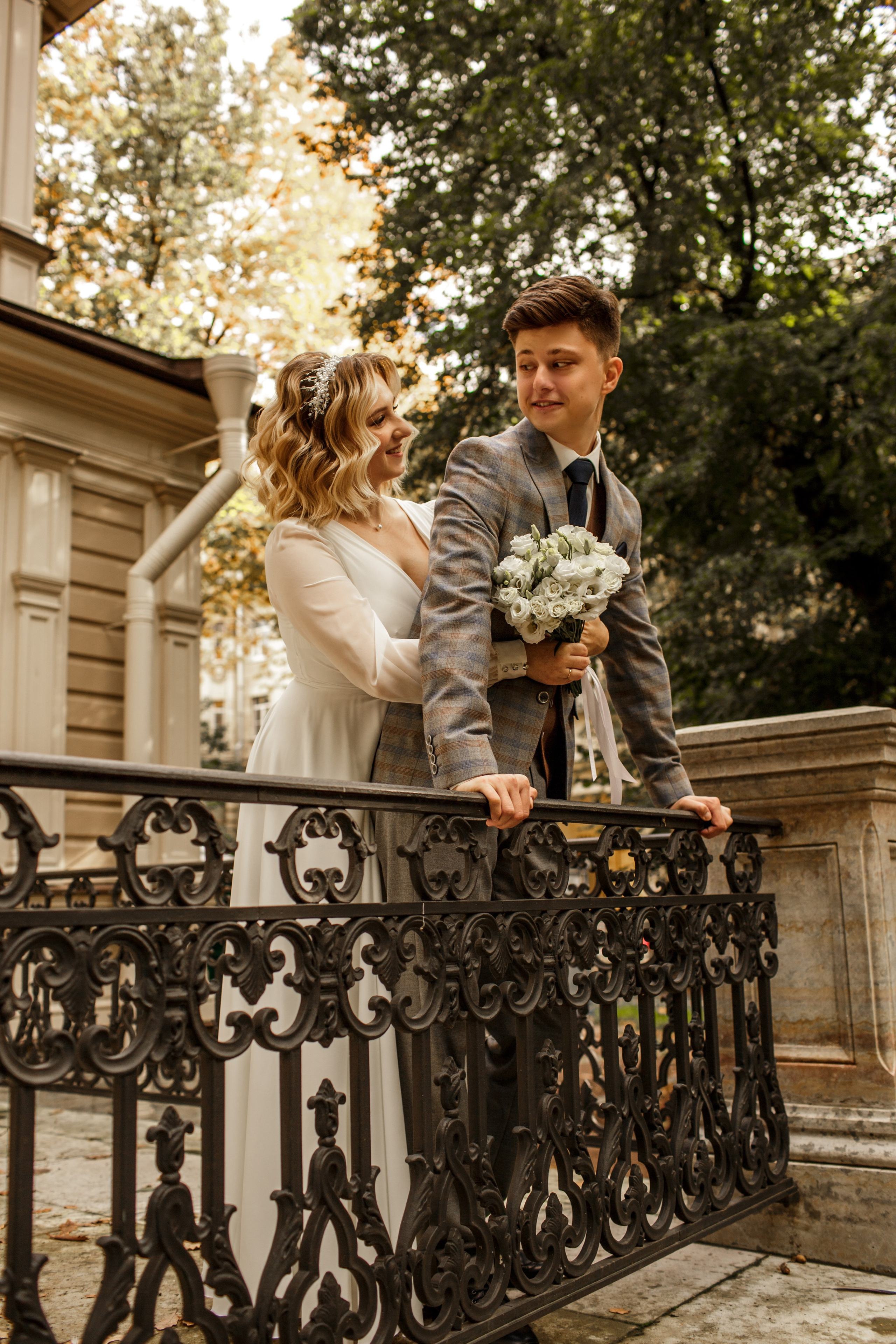 Татьяна и Евгений. Золотая осень на Петроградской стороне и в Пушкине. Свадебный фотограф Кирилл Белый