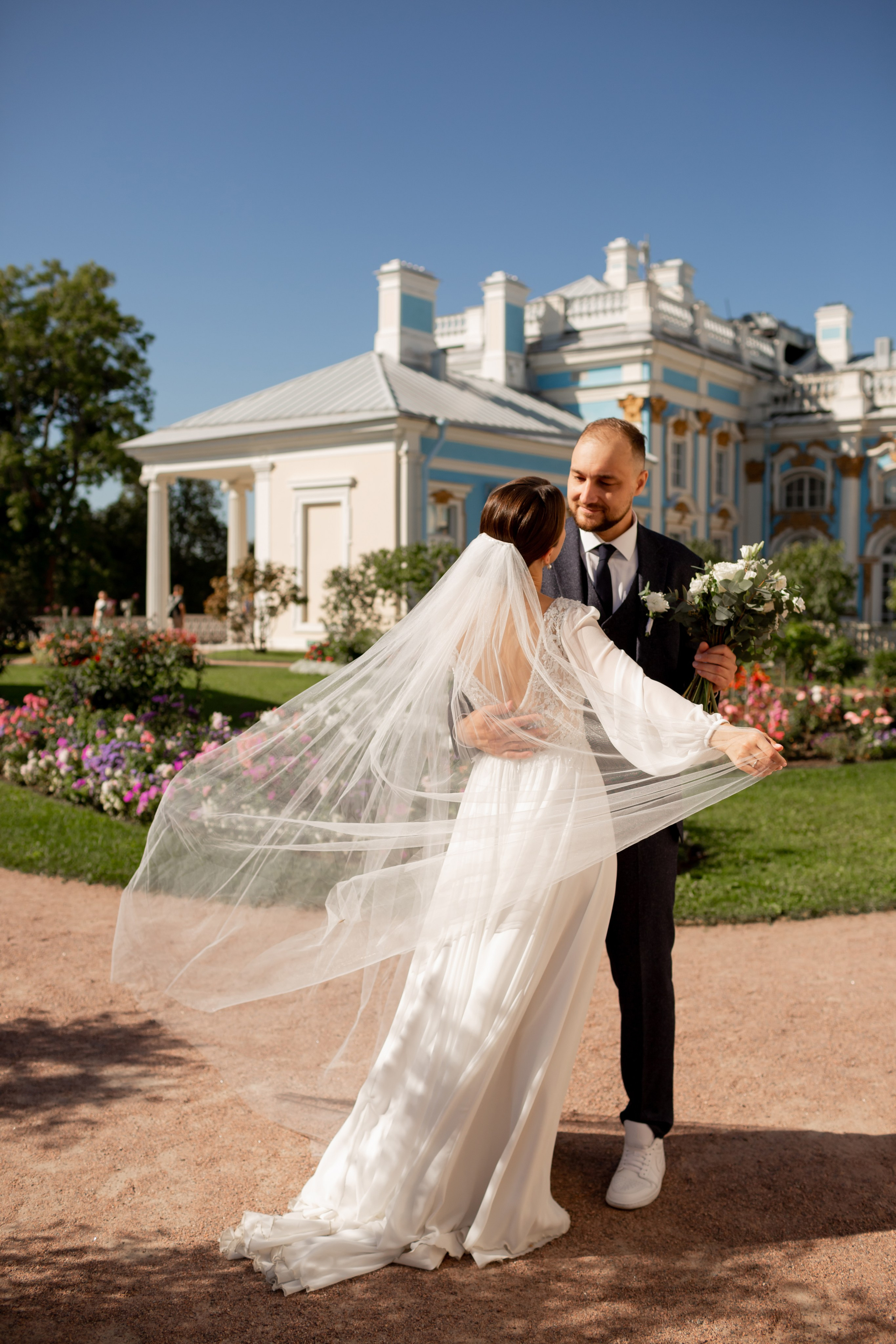 Свадебная фотопрогулка в Пушкине. Свадебный фотограф Кирилл Белый