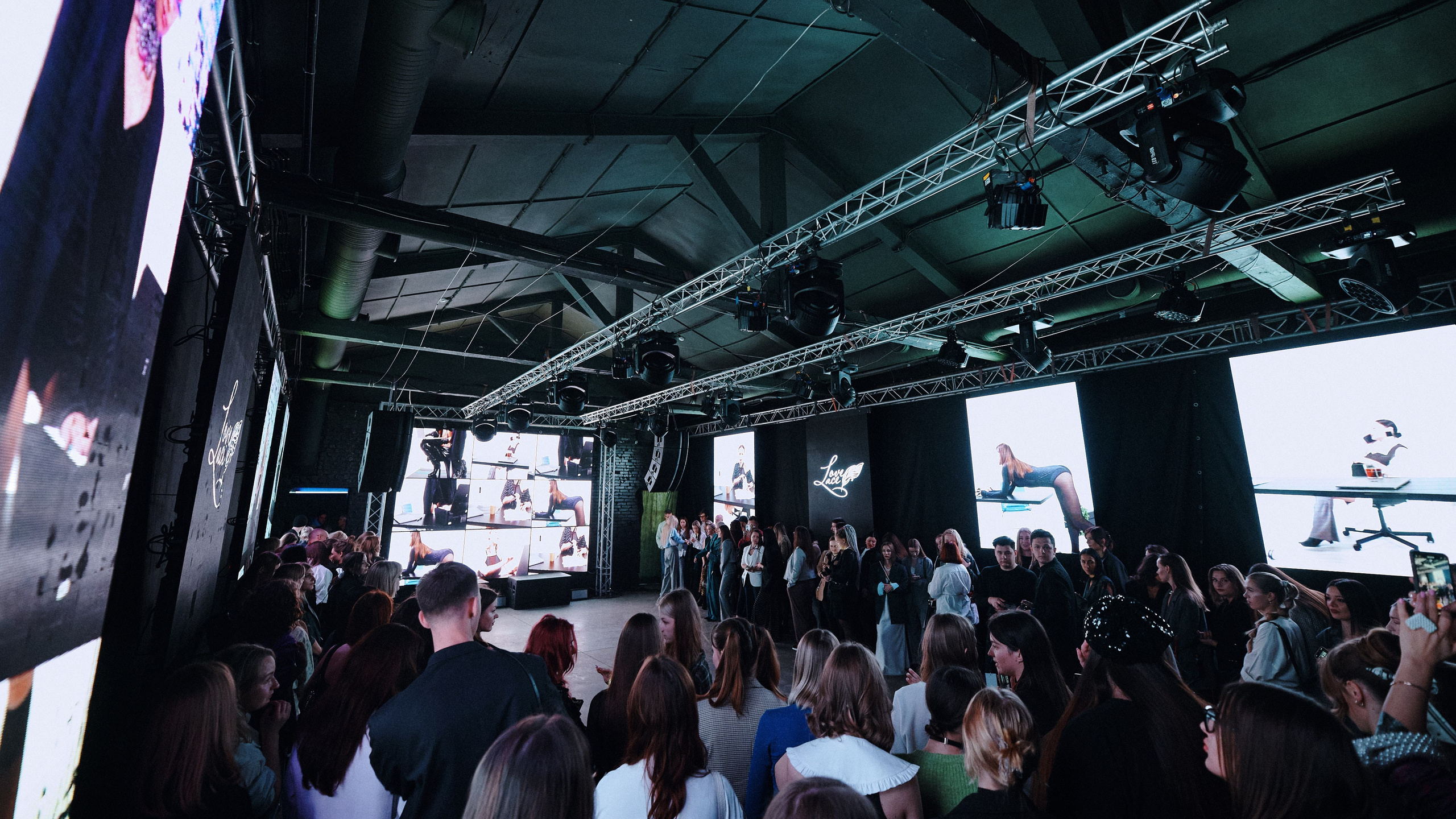 LOVELACE. Репортажной фотограф Ариан