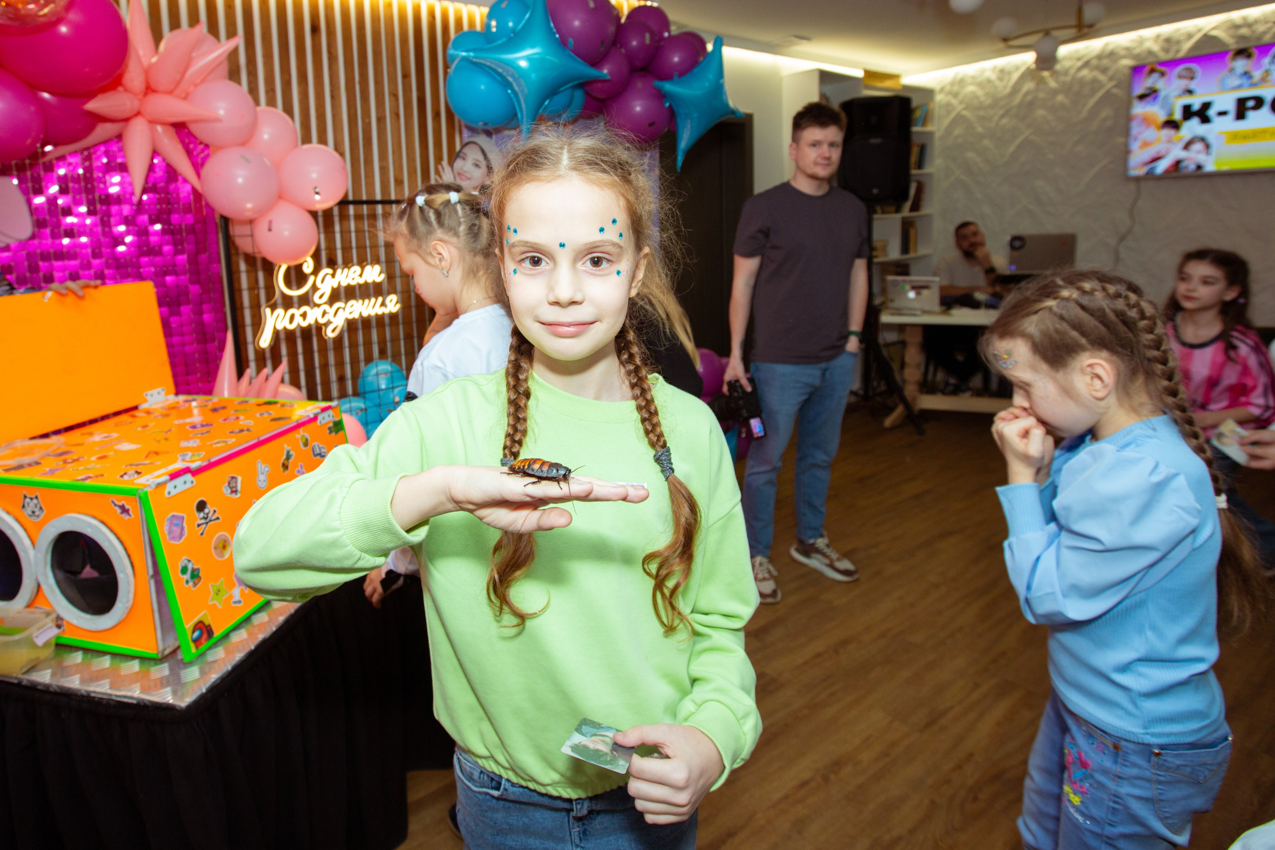 День рождения Ульяны. Фотограф Антонина Свешникова. ВЫПУСКНЫЕ ФОТОКНИГИ для детских садов и школ. Москва, Владимир