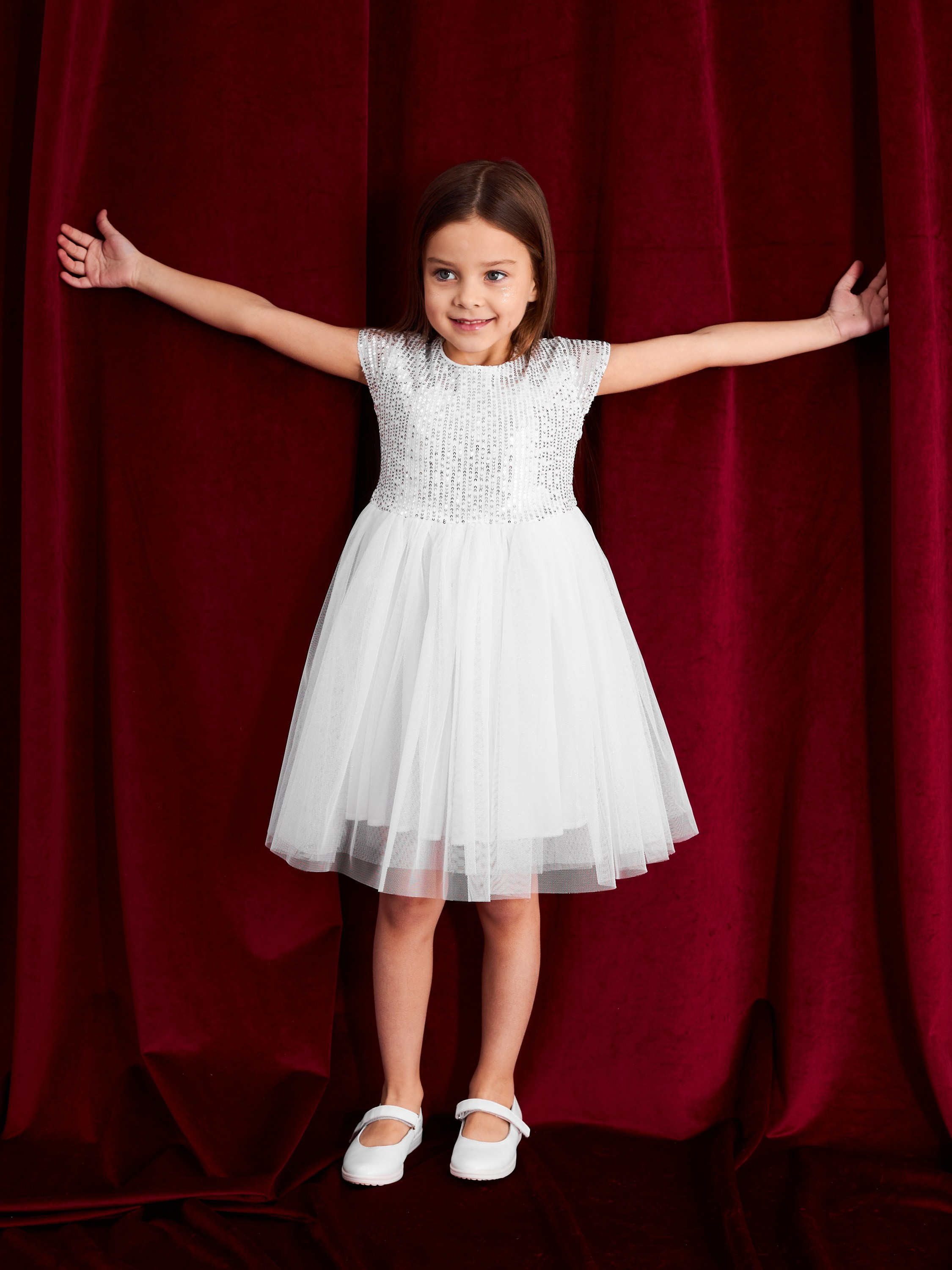 Фотосъемка детских новогодних костюмов Екатеринбург Wildberries ВБ Ozon Озон фотосессия детей Екб заказать цена фотосъемка товара WB карнава. Фотограф Екатеринбург Анастасия Жерновская | Маркетплейсы и нейрофото