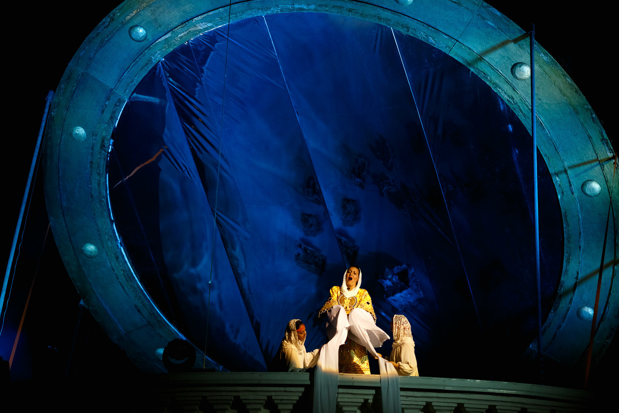 Сказание о полку Игореве. Фотограф в Астрахани