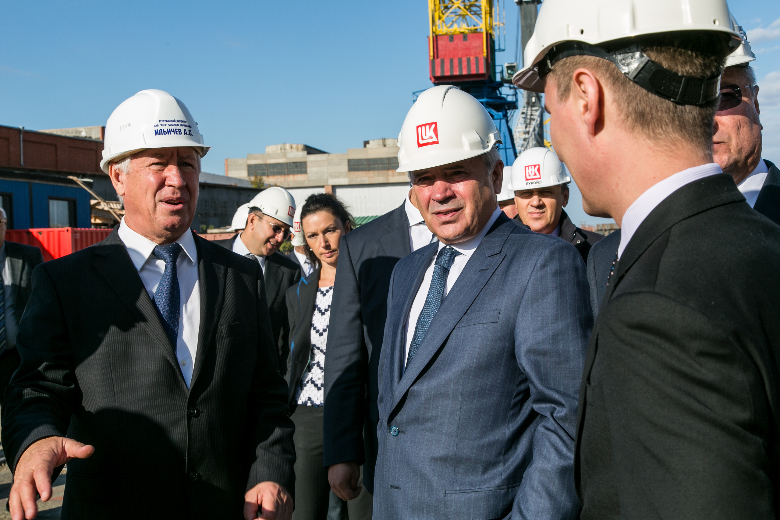 Визит В.Алекперова на CCP "Красные Баррикады". Фотограф в Астрахани