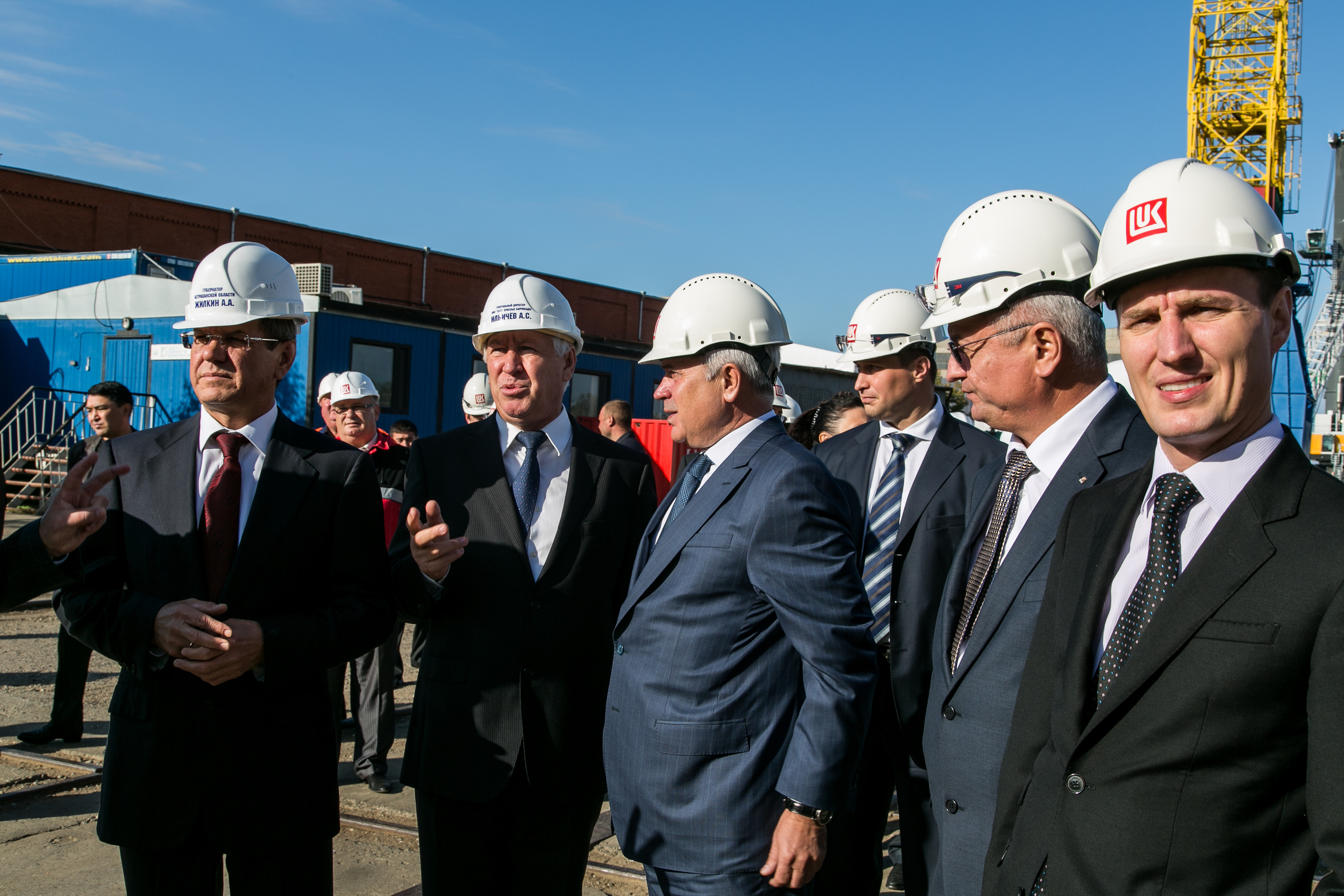 Визит В.Алекперова на CCP "Красные Баррикады". Фотограф в Астрахани