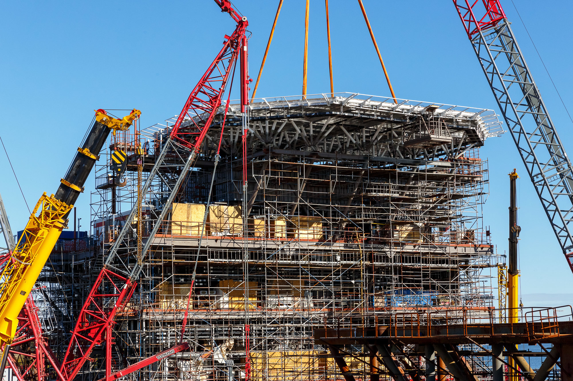 КГК установка вертолетной площадки. Фотограф в Астрахани