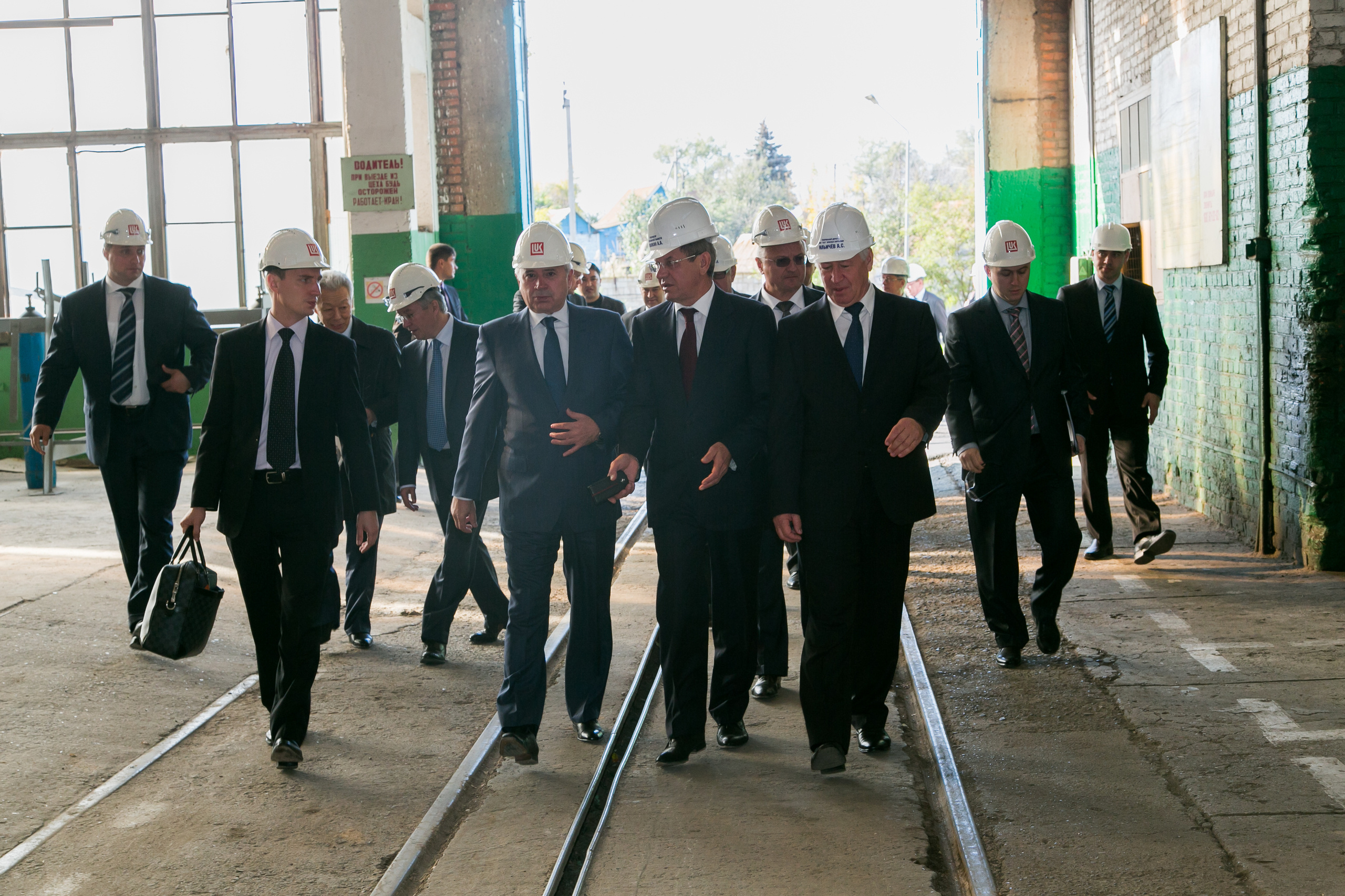 Визит В.Алекперова на CCP "Красные Баррикады". Фотограф в Астрахани