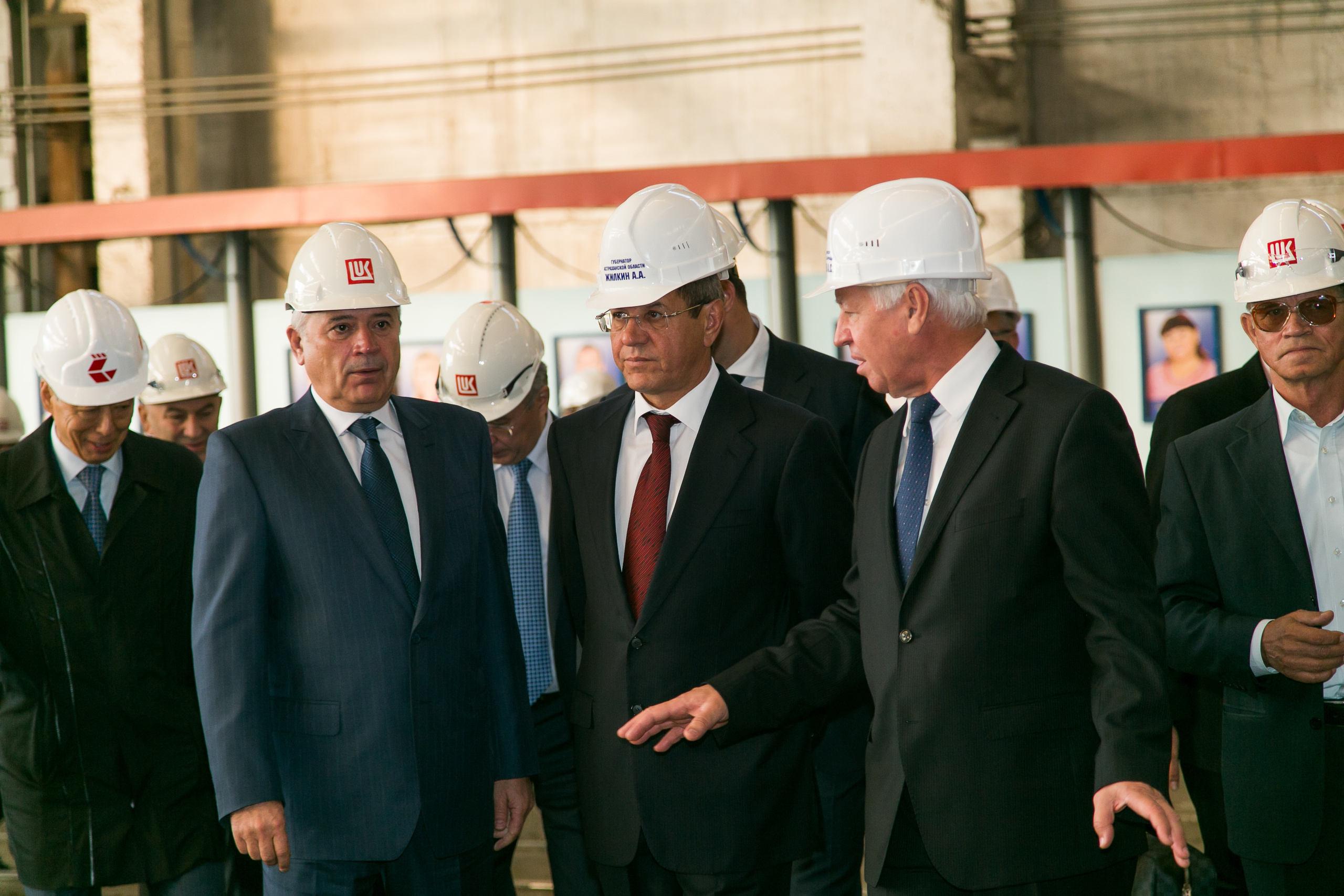 Визит В.Алекперова на CCP "Красные Баррикады". Фотограф в Астрахани