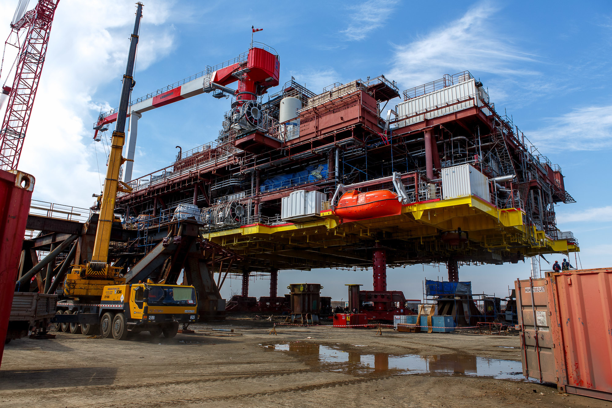 Mammoet подъем верхнего строения. Фотограф в Астрахани