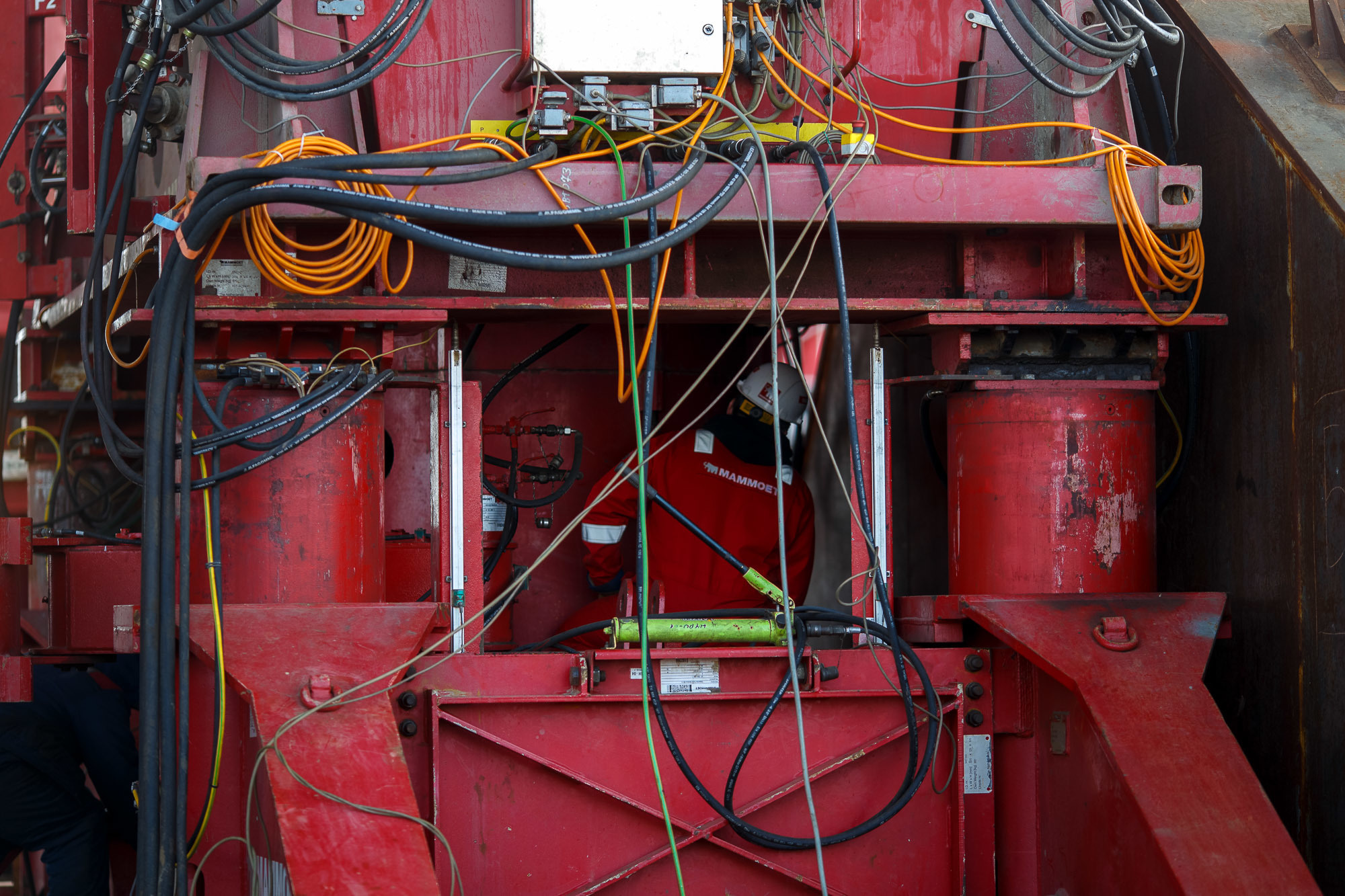 Mammoet подъем верхнего строения. Фотограф в Астрахани