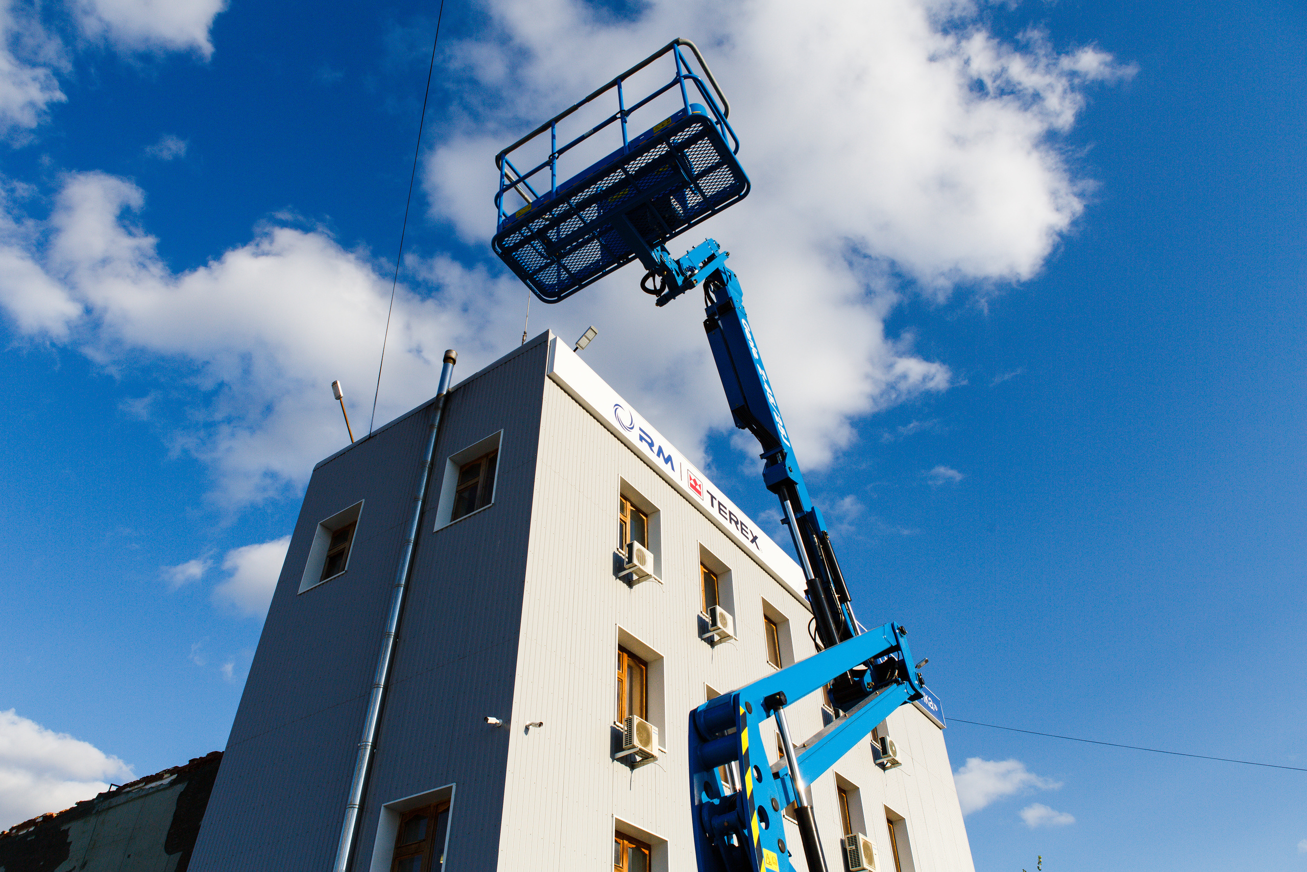 Открытие салона продаж и сервиса "Автоспецтехника". Фотограф в Астрахани