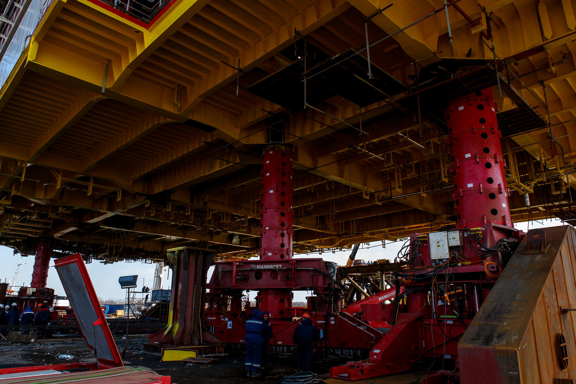 Mammoet подъем верхнего строения. Фотограф в Астрахани