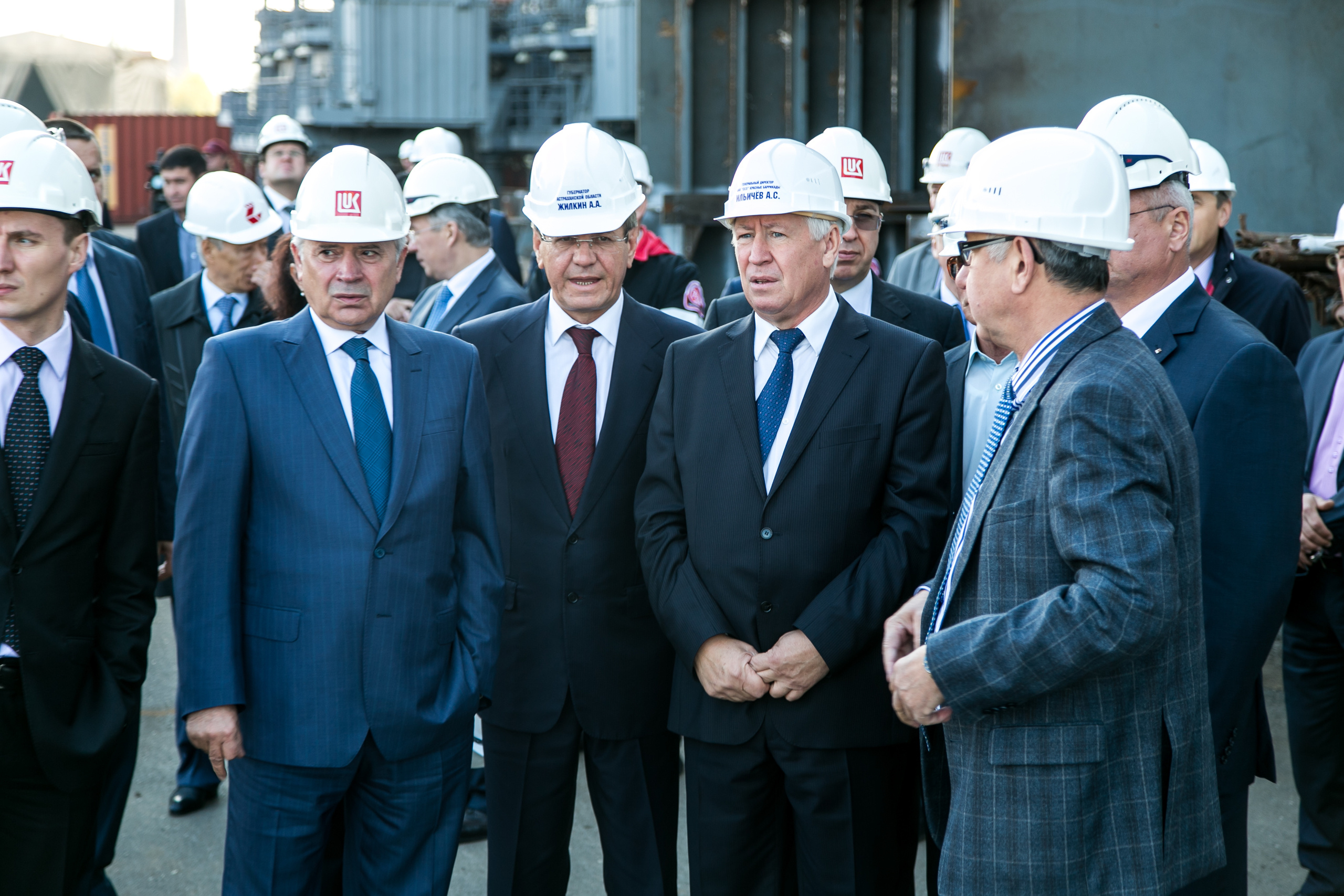 Визит В.Алекперова на CCP "Красные Баррикады". Фотограф в Астрахани