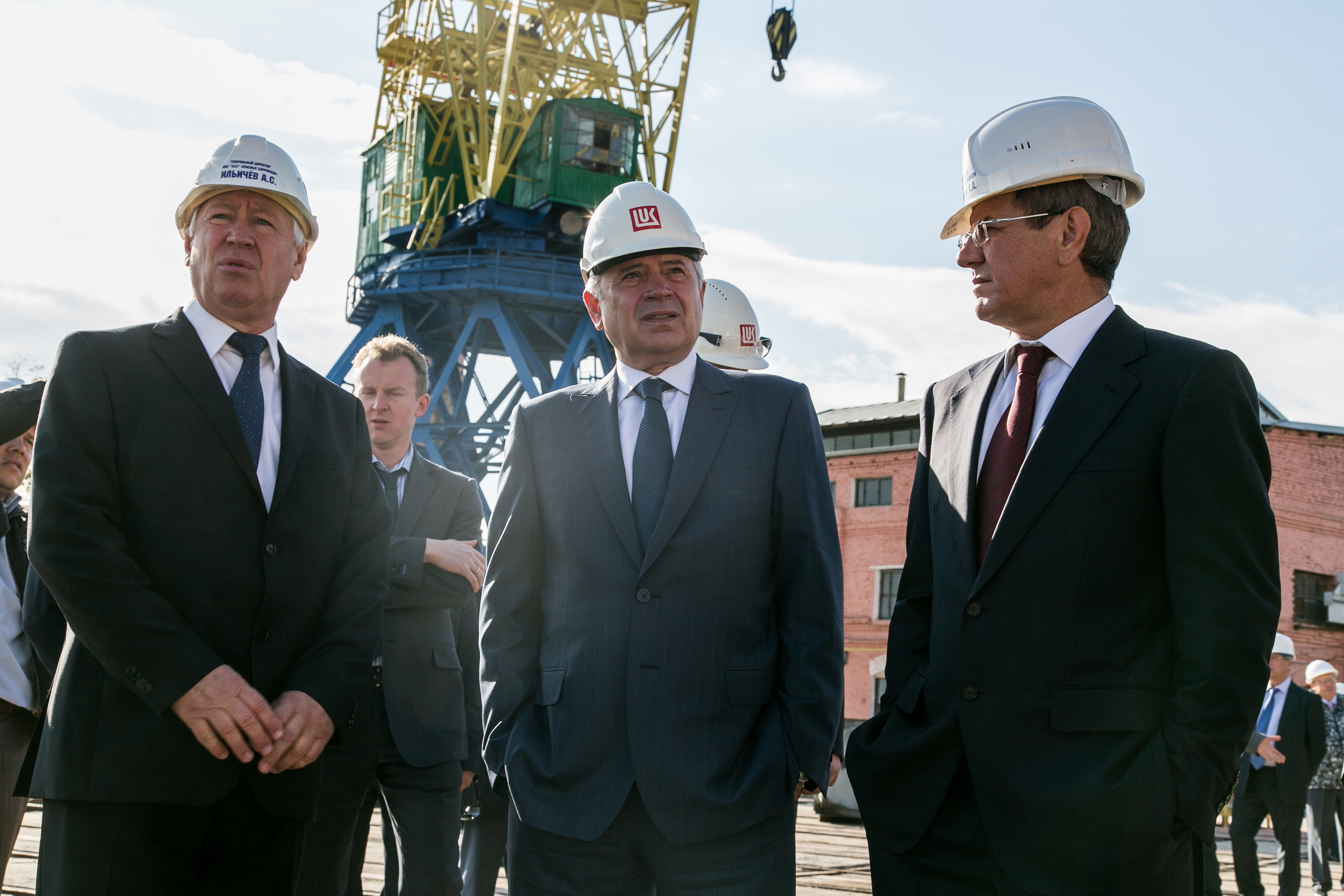 Визит В.Алекперова на CCP "Красные Баррикады". Фотограф в Астрахани