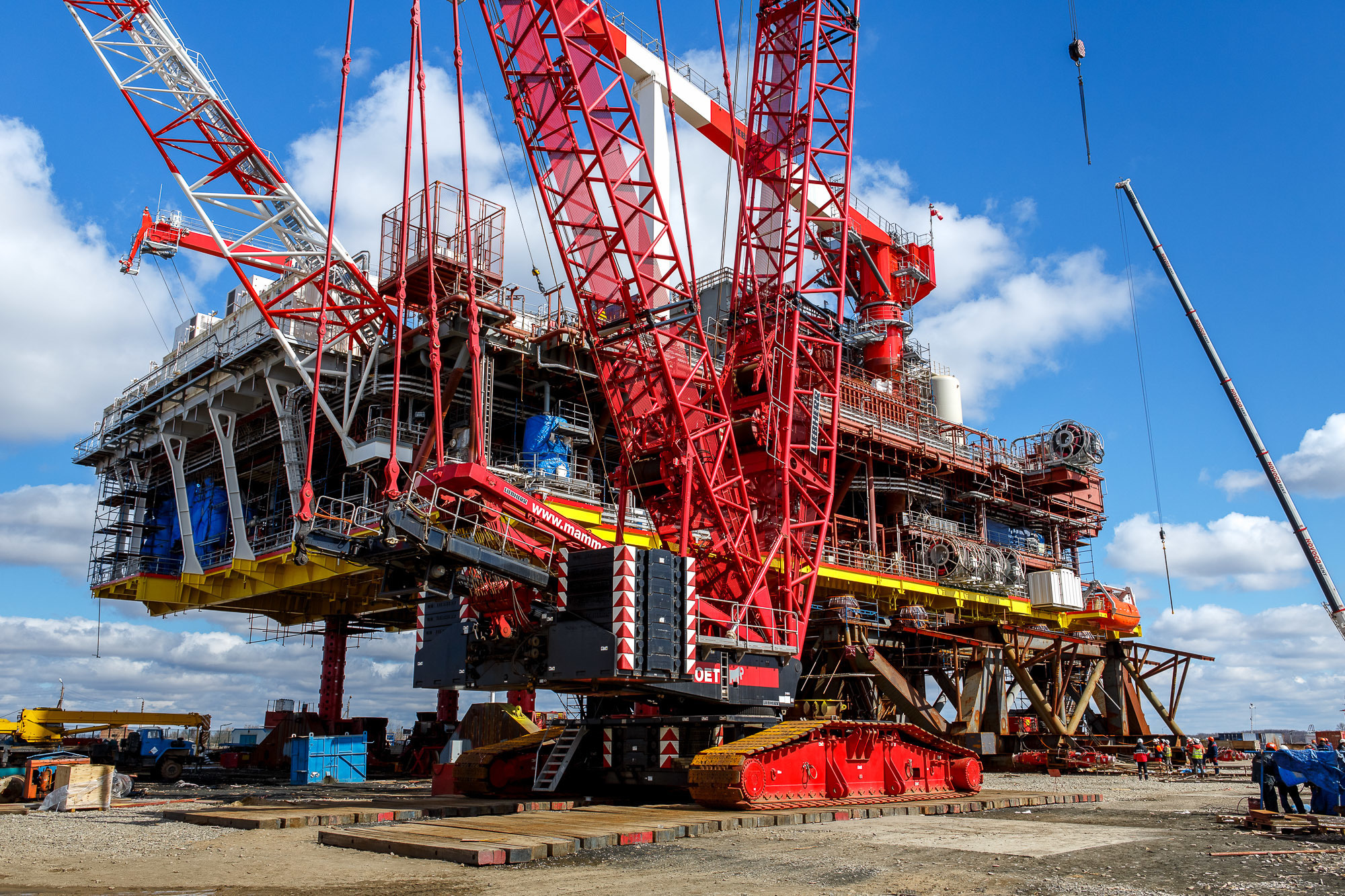 Mammoet подъем верхнего строения. Фотограф в Астрахани