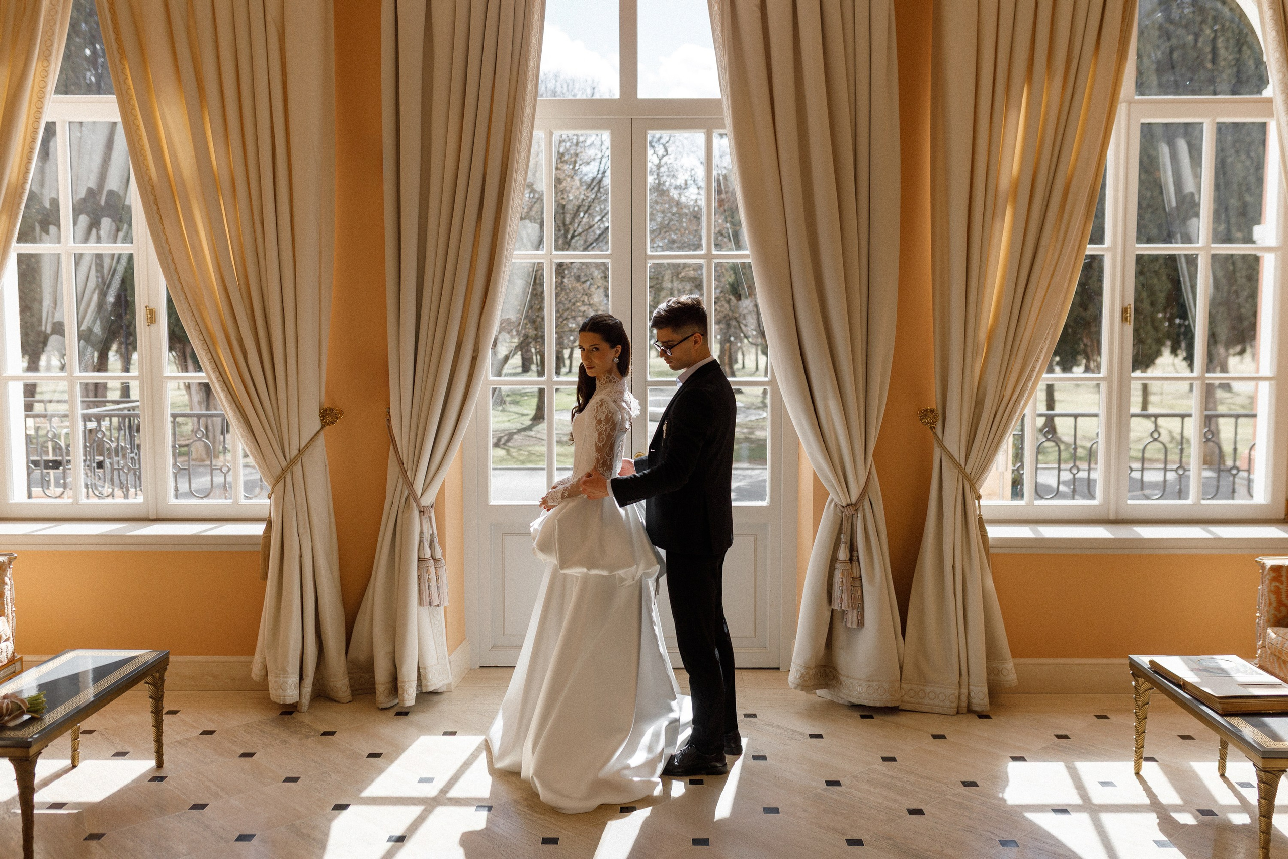 Петр и Лейла