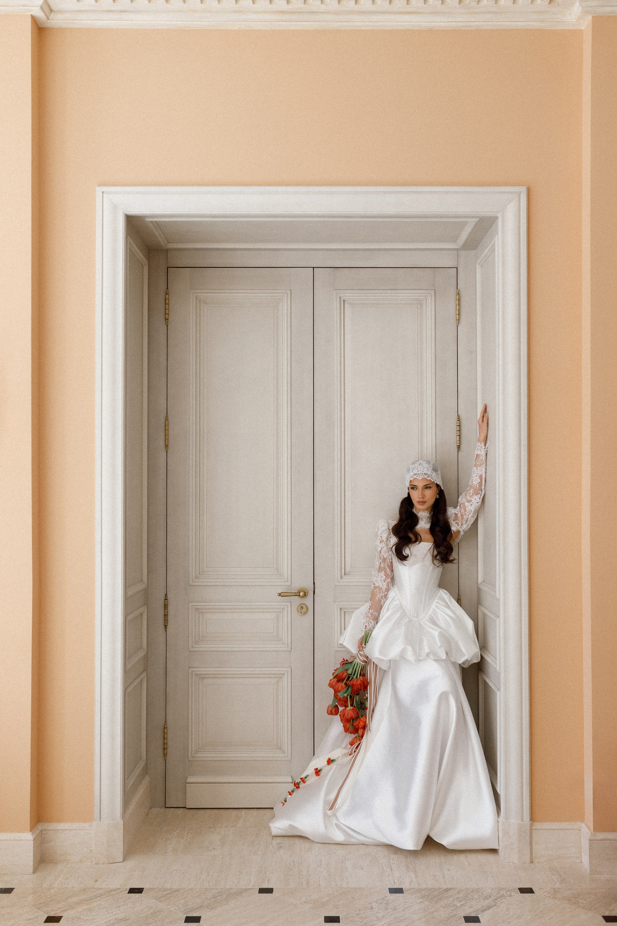 Петр и Лейла