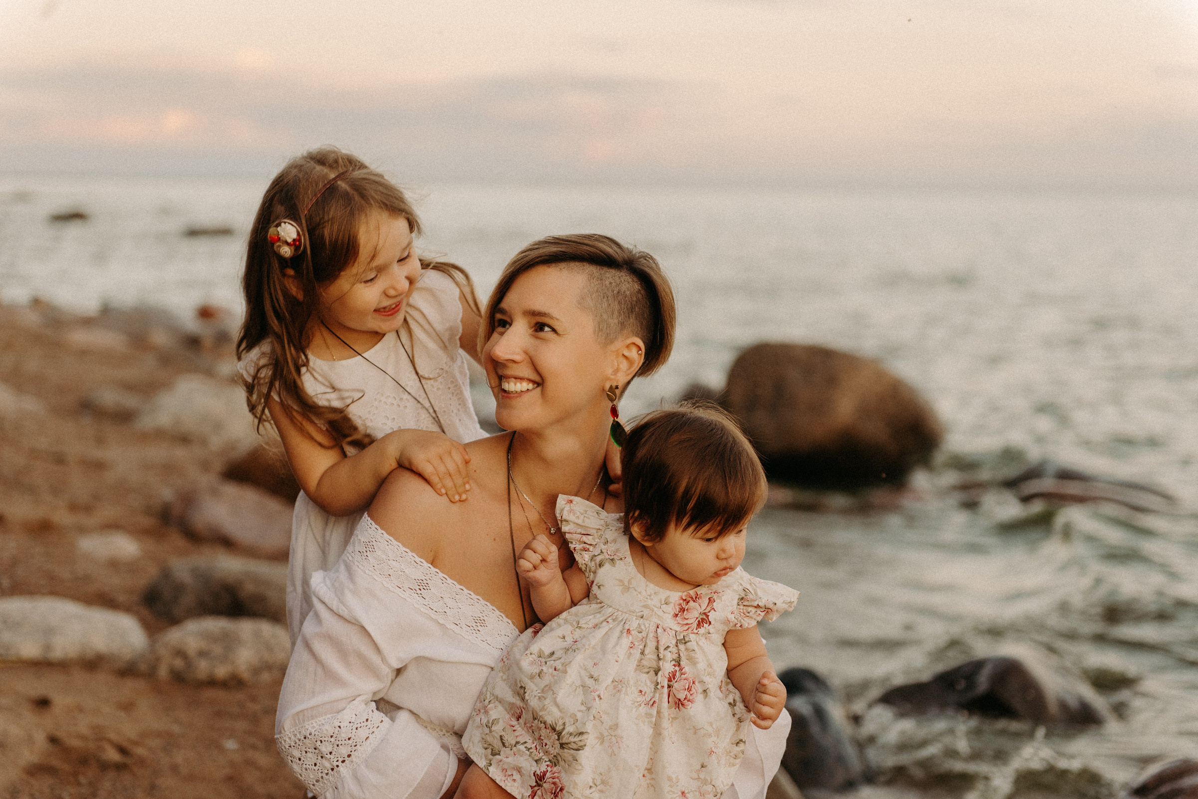 семейная фотосессия на финском заливе, семейная фотопрогулка на заливе, семейная фотосъёмка