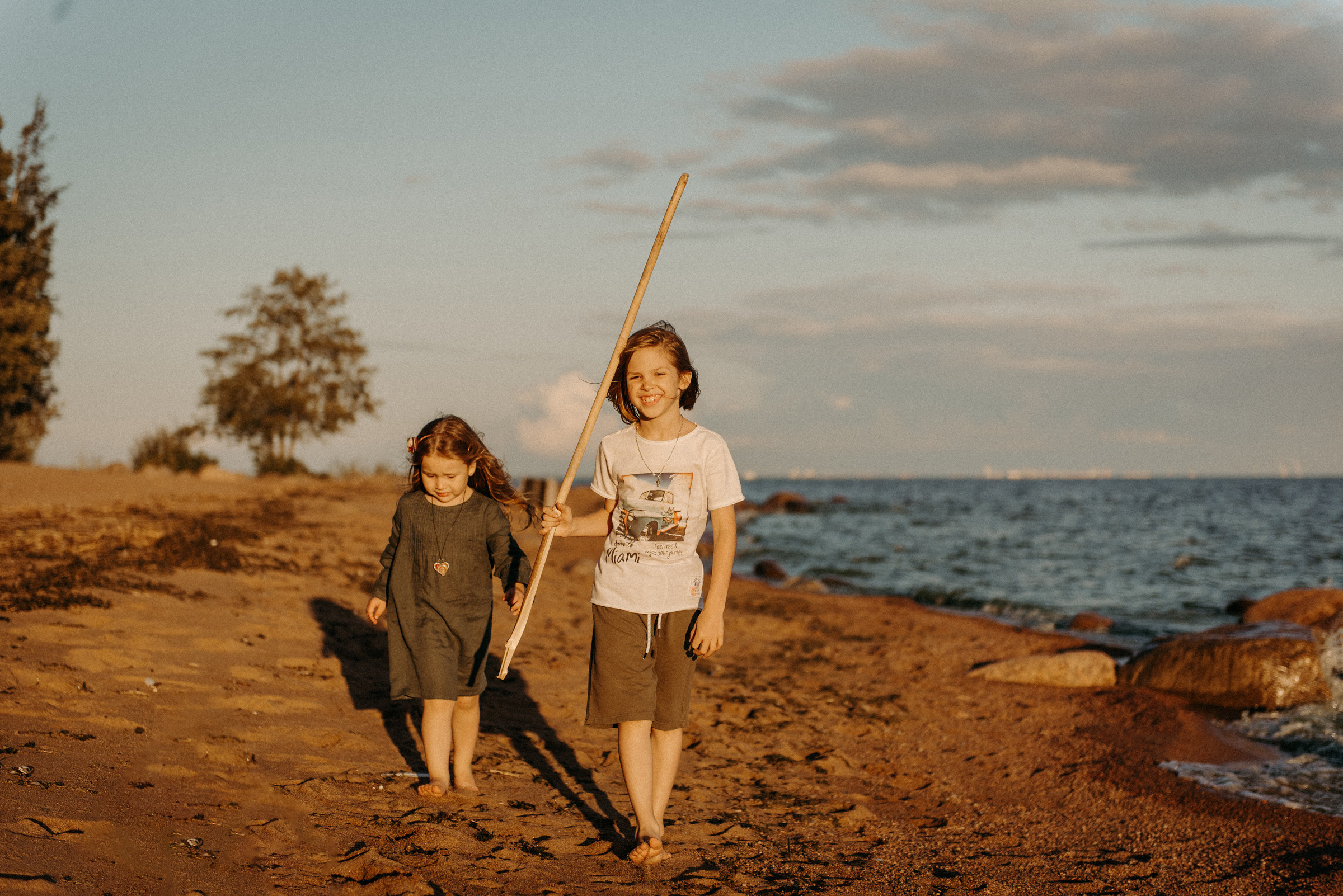 семейная фотосессия на финском заливе, семейная фотопрогулка на заливе, семейная фотосъёмка