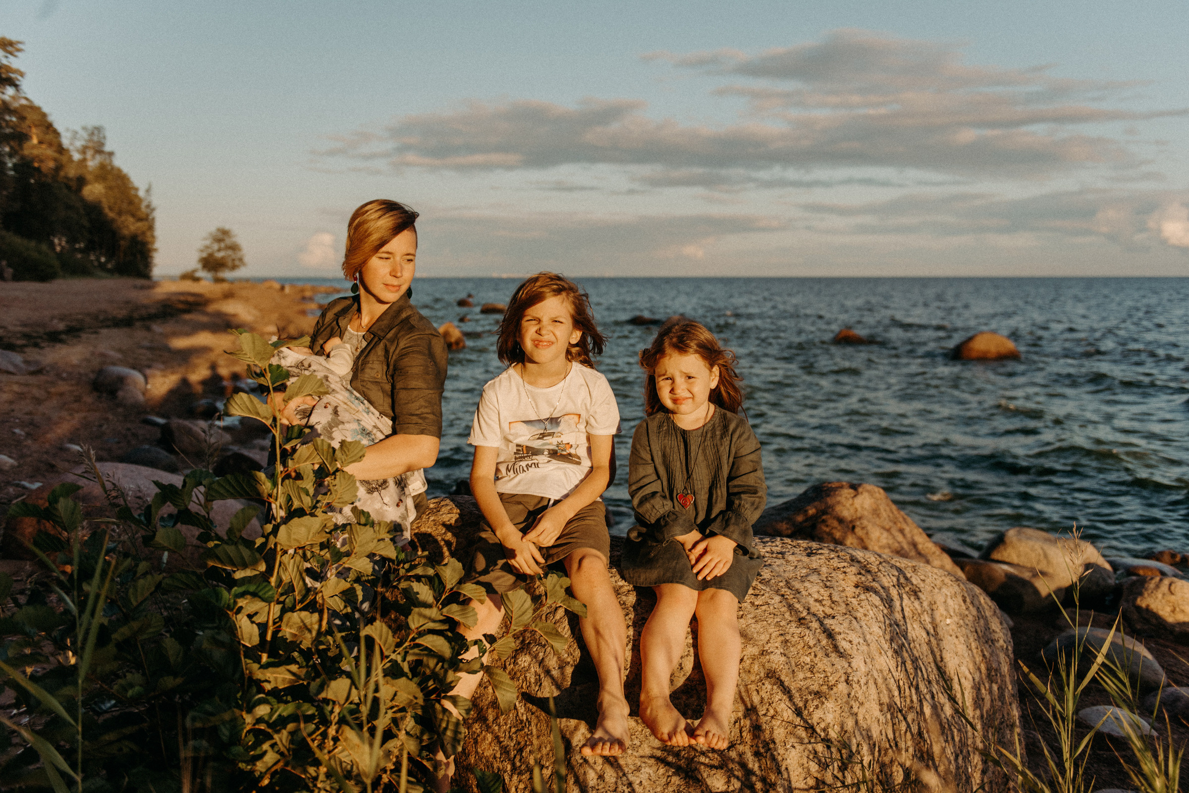 семейная фотосессия на финском заливе, семейная фотопрогулка на заливе, семейная фотосъёмка