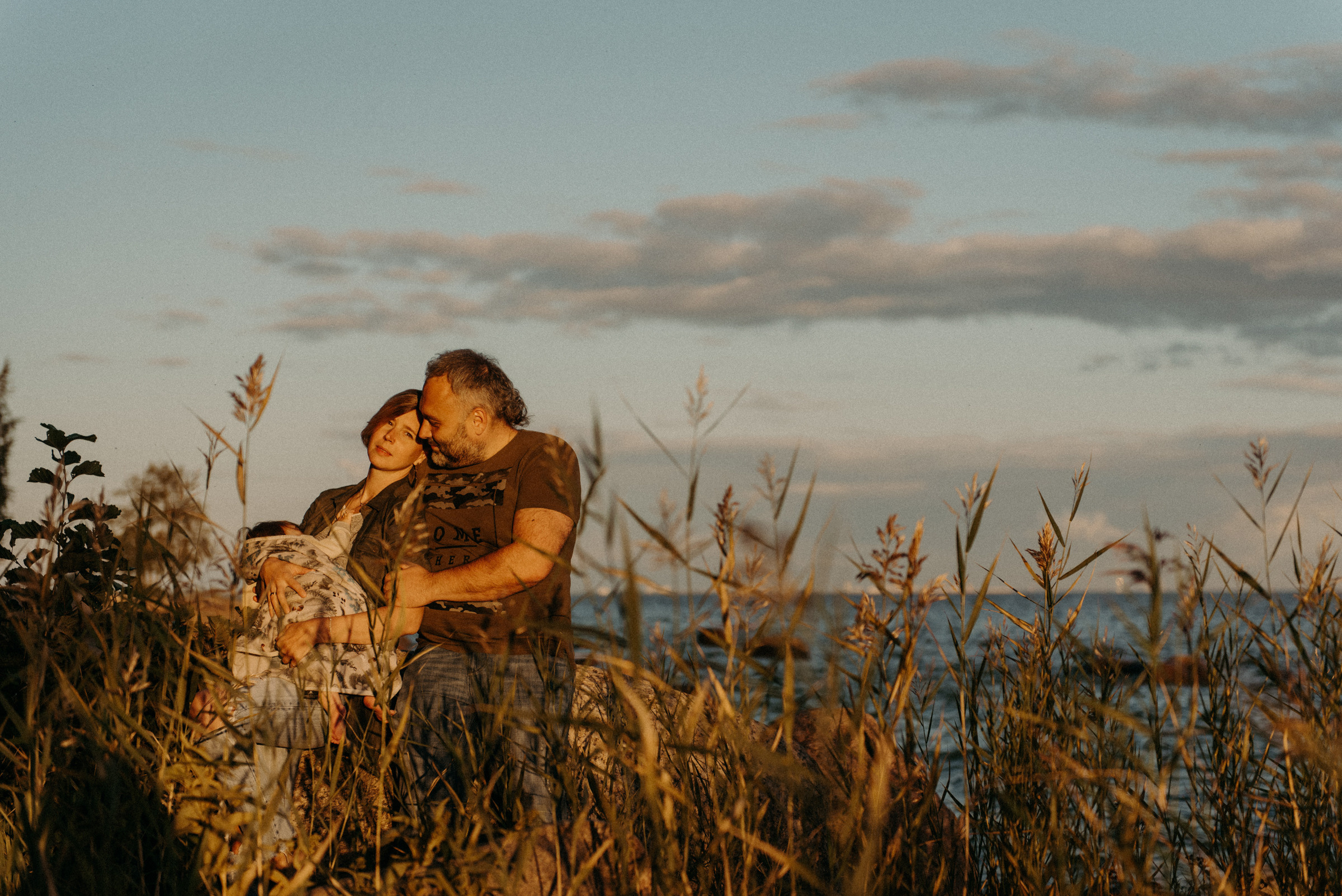 семейная фотосессия на финском заливе, семейная фотопрогулка на заливе, семейная фотосъёмка