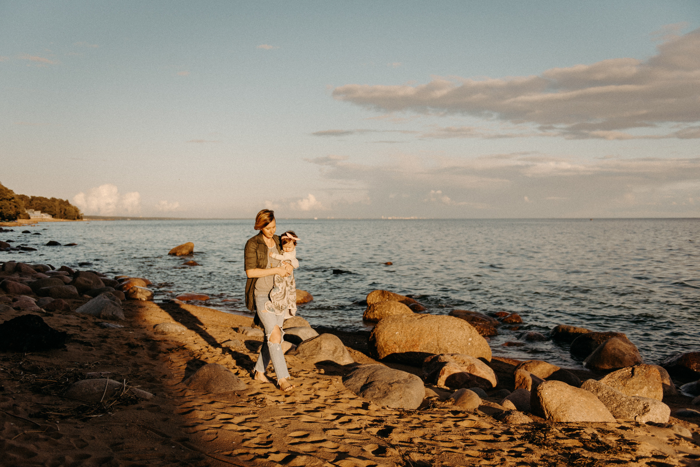семейная фотосессия на финском заливе, семейная фотопрогулка на заливе, семейная фотосъёмка