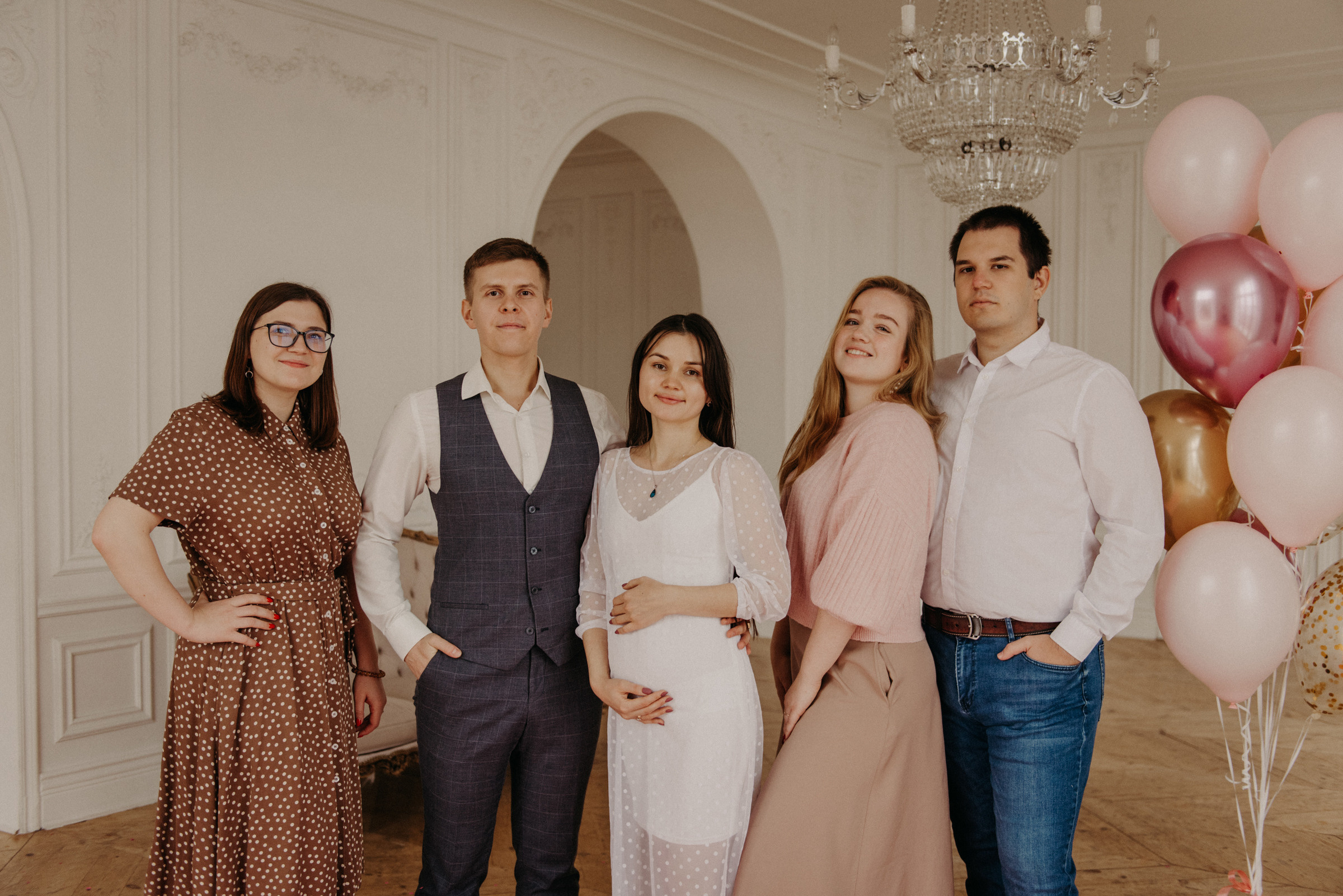 фотосессия в ожидании чуда в фотостудии, фотосъёмка беременности