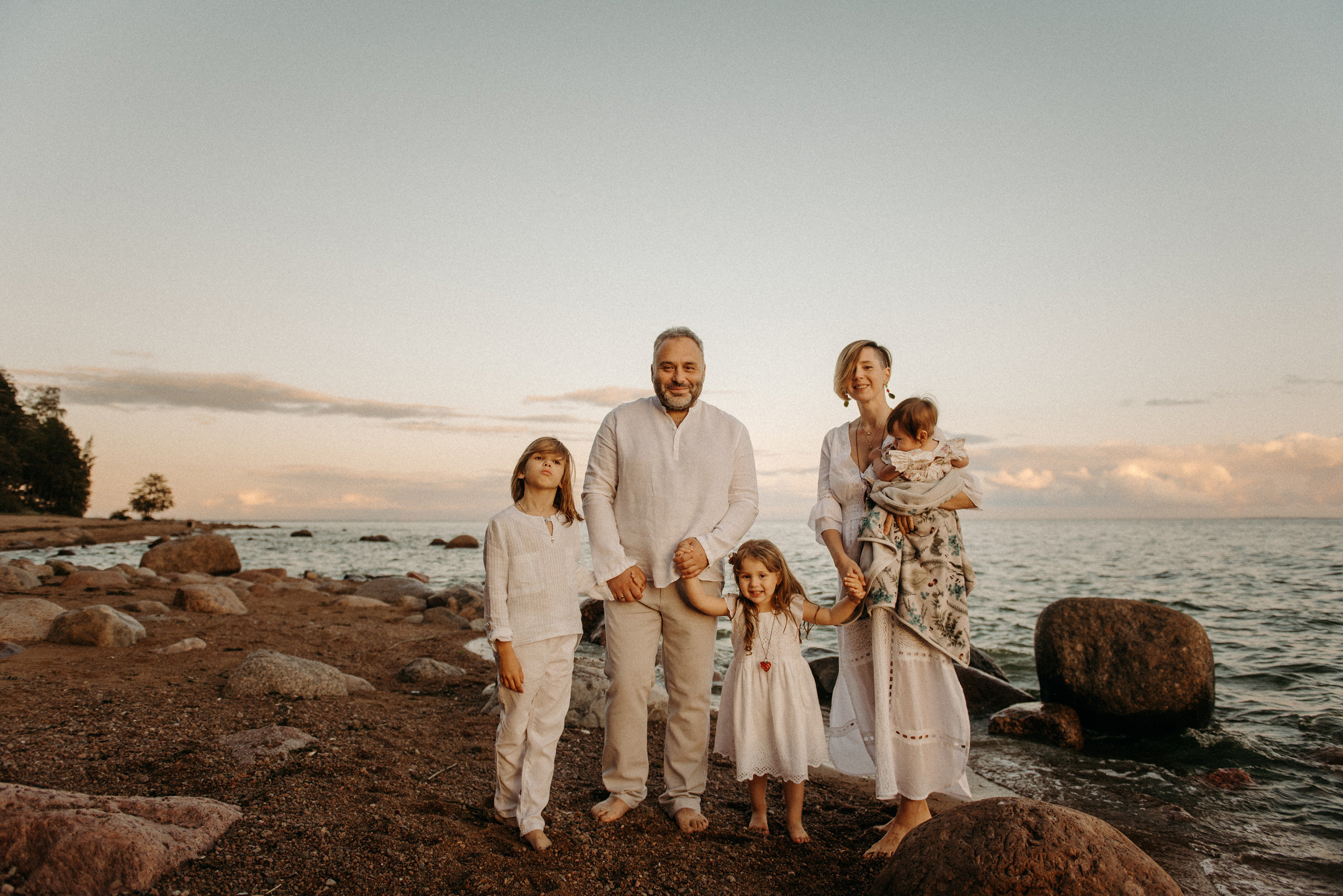 семейная фотосессия на финском заливе, семейная фотопрогулка на заливе, семейная фотосъёмка