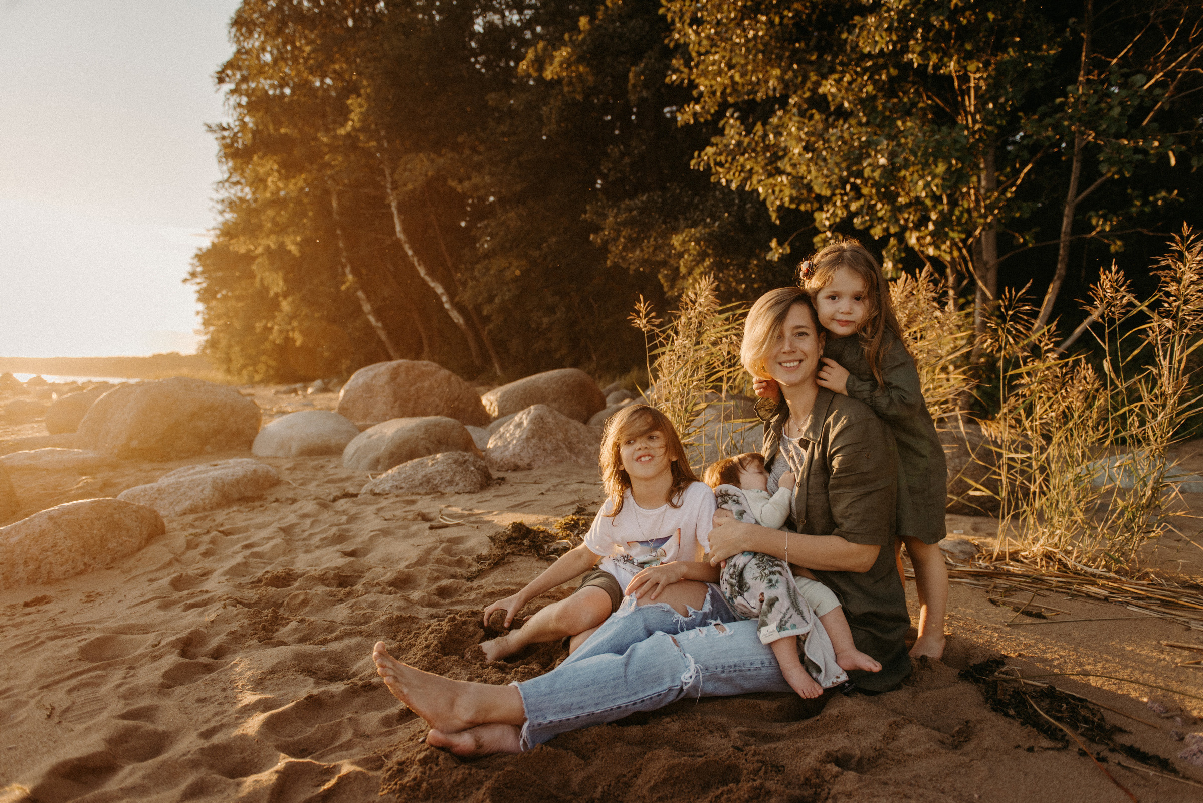 семейная фотосессия на финском заливе, семейная фотопрогулка на заливе, семейная фотосъёмка