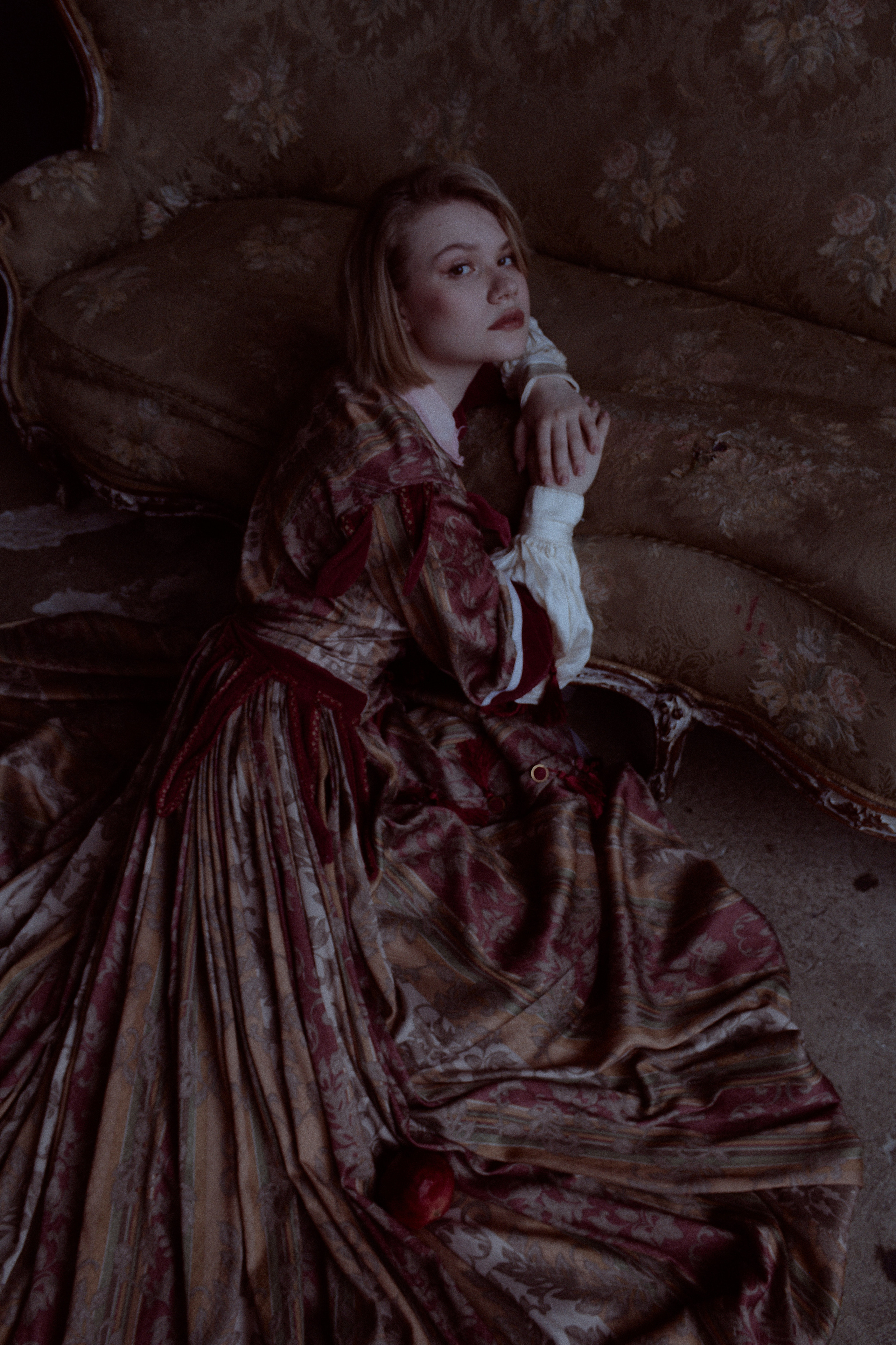 Императрица. Проект по Таро. Фотограф лавстори Москва/МО Приятелева Ангелина