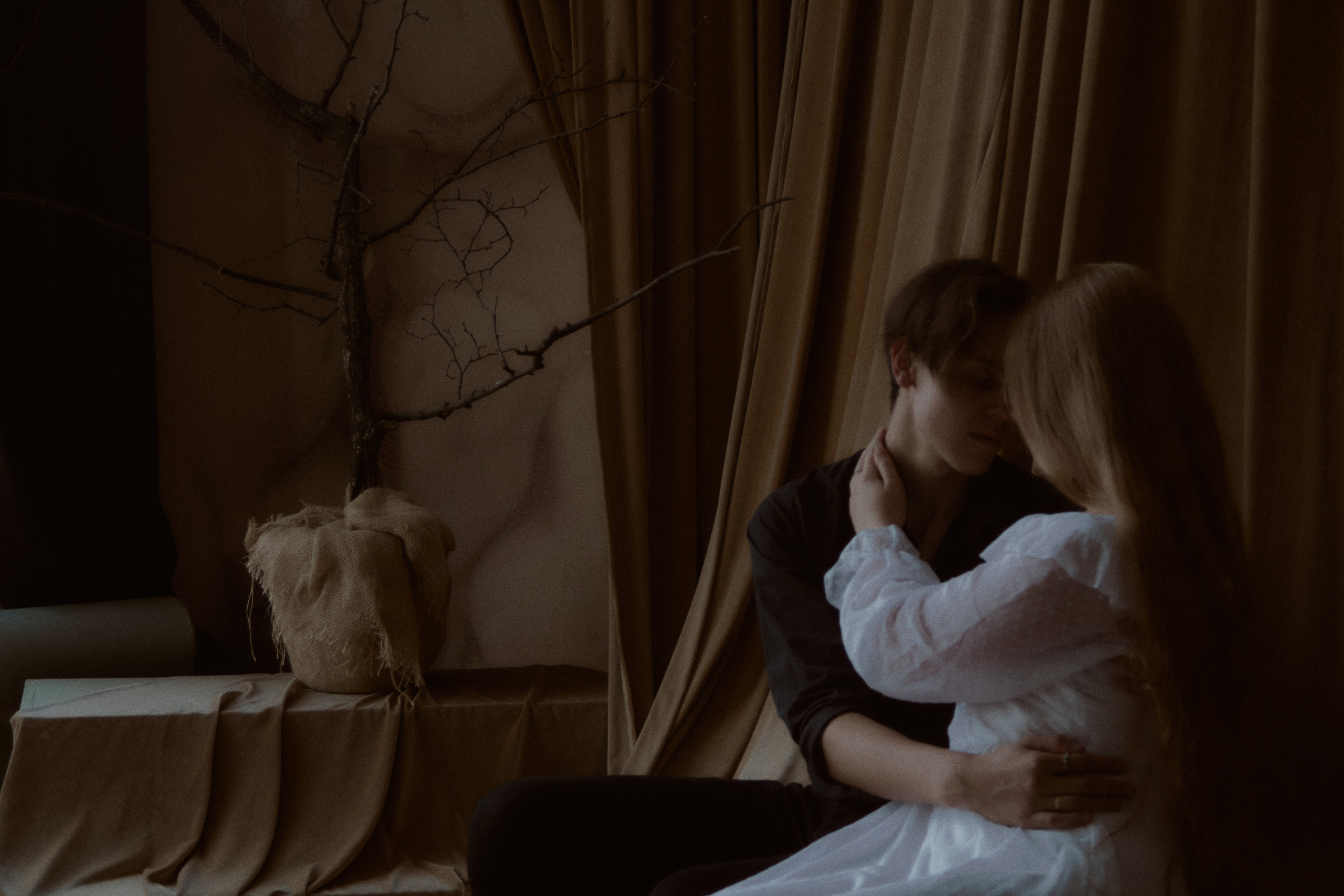 Ангел и демон. Фотограф лавстори Москва/МО Приятелева Ангелина