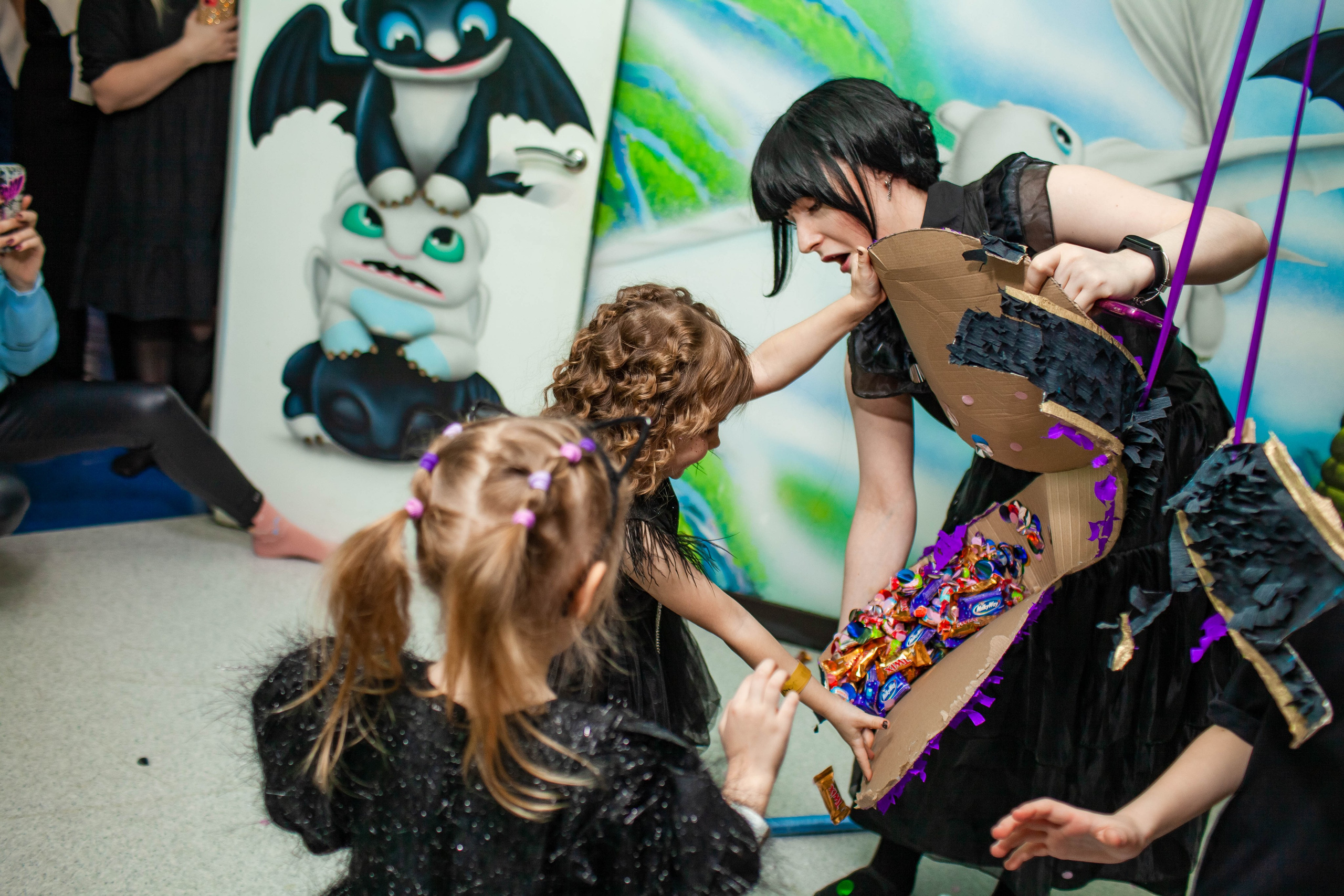 День Рождения Анечки в стиле Уэнсдей. Детский и семейный фотограф в Санкт-Петербурге Елизавета Сорокина