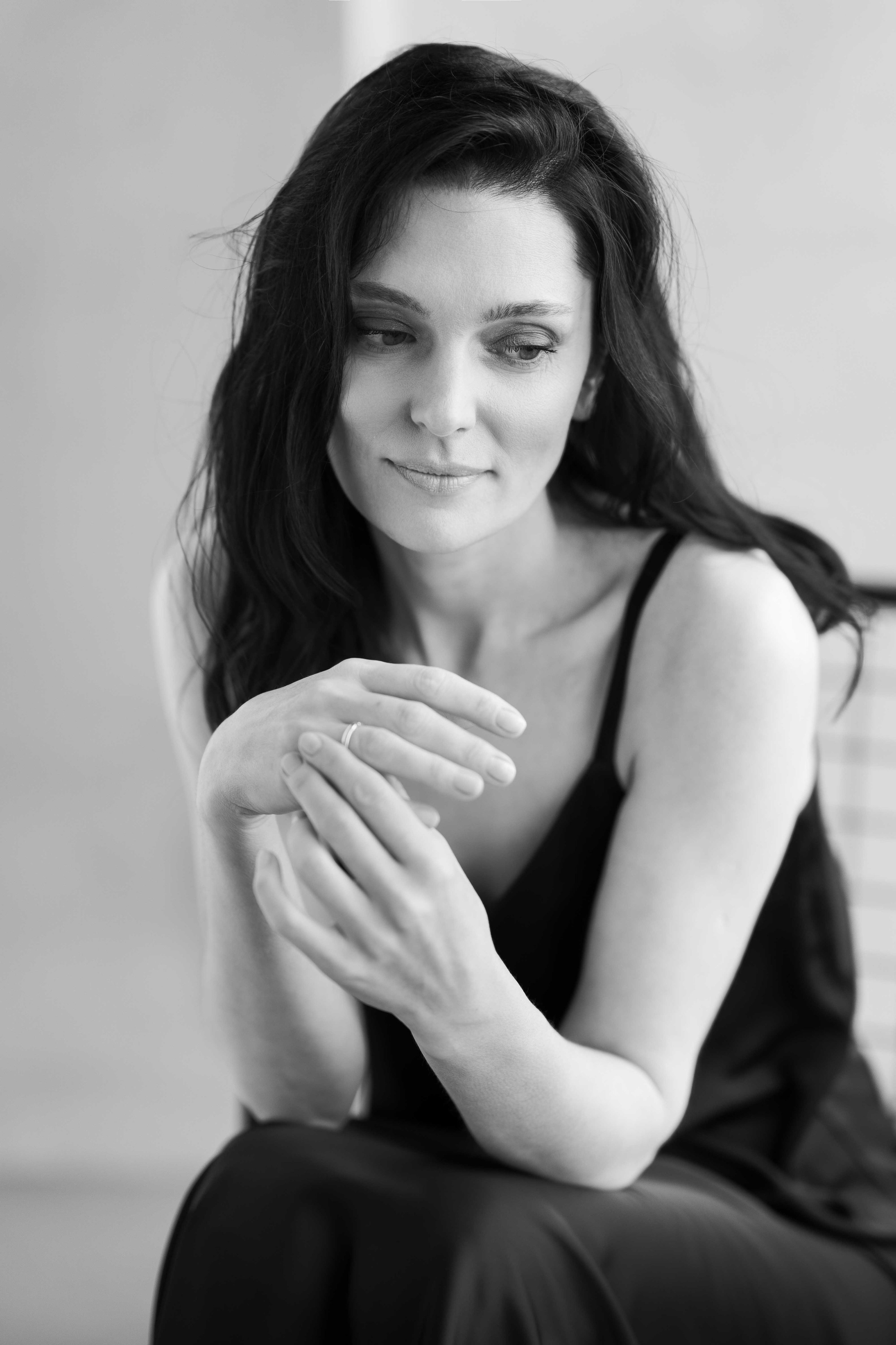 Женский портрет 35+. Женский портретный фотограф 35+ Воронеж. Добро пожаловать в магию ЧБ портрета