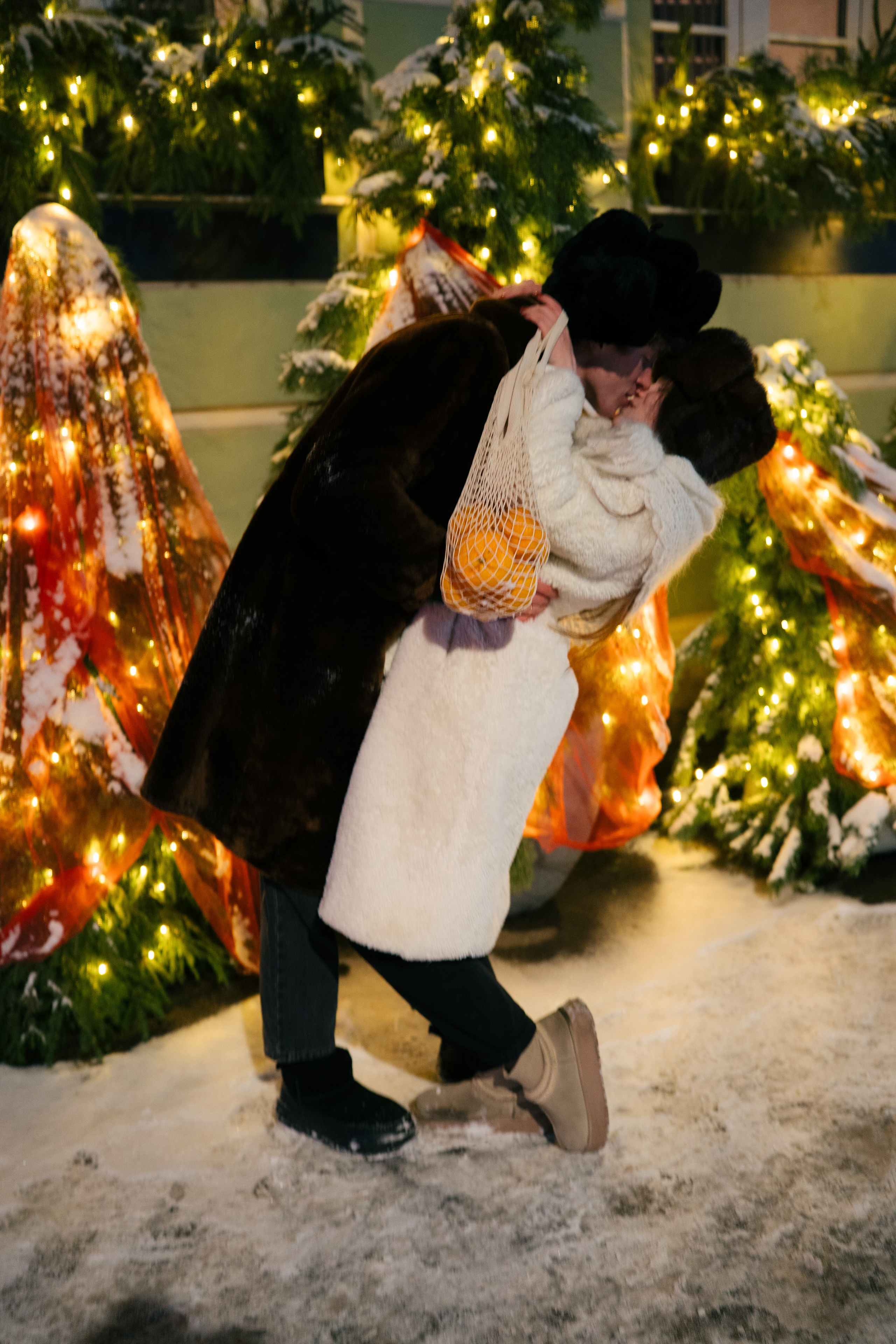 НОВОГОДНЯЯ ПРОГУЛКА ПАРЫ ПО ЧЕРНЫШЕВСКОЙ ПЕРЕД НОВЫМ ГОДОМ. Профессиональный фотограф, Санкт-Петербург — Виктория Богомолова