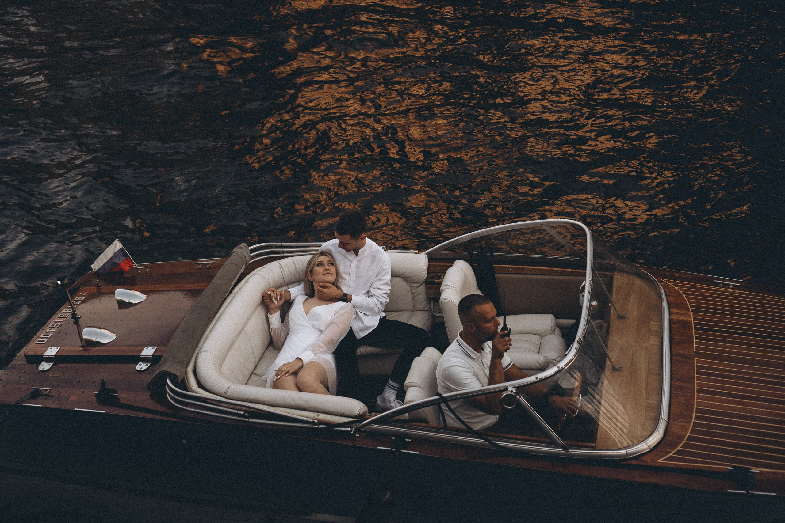 СВАДЕНБНАЯ СЬЕМКА НА КАТЕРЕ ПО КАНАЛАМ САНКТ-ПЕТЕРБУРГА И В АКВАТОРИИ НЕВЫ. Профессиональный фотограф, Санкт-Петербург — Виктория Богомолова