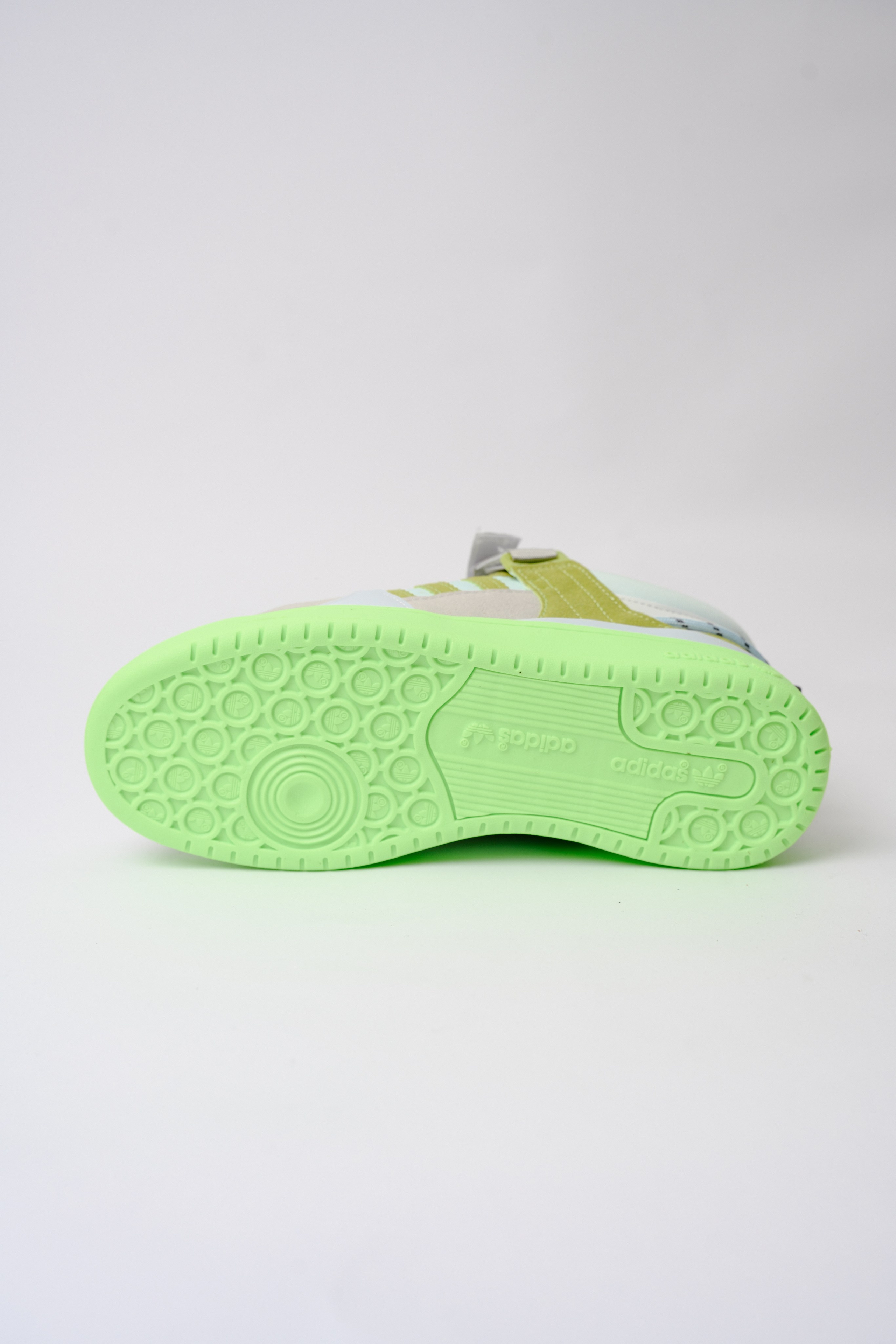 Кроссовки для wb. Фотограф в Красноярске