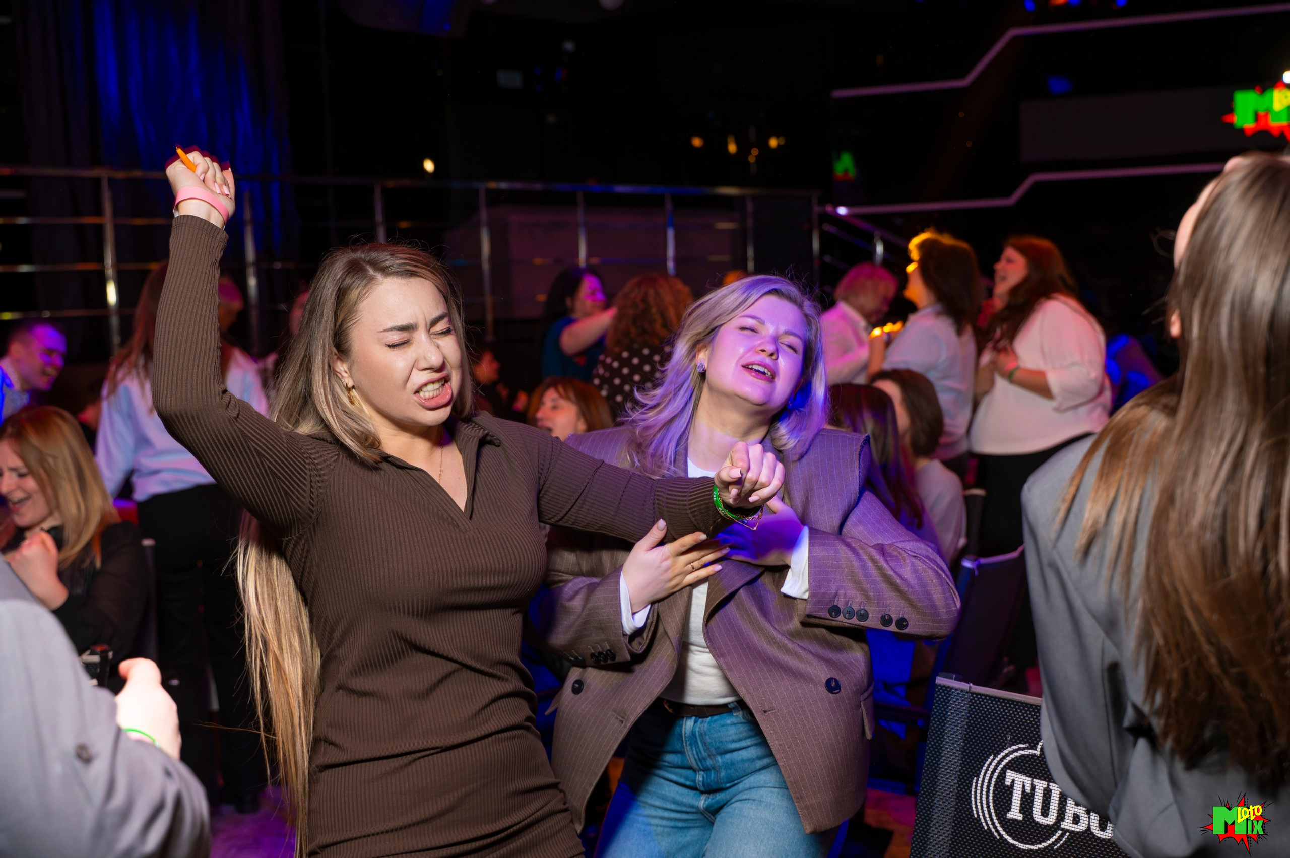 фотоотчет mixloto 13 февраля 2026 год, фотоотчет, репортажный фотограф, съемка мероприятия, фотограф Минск, репортаж Минск, фотограф Ольга Шаповалова. съемка на праздник, съемка день рождения. съемка юбилея, фотограф Беларусь 