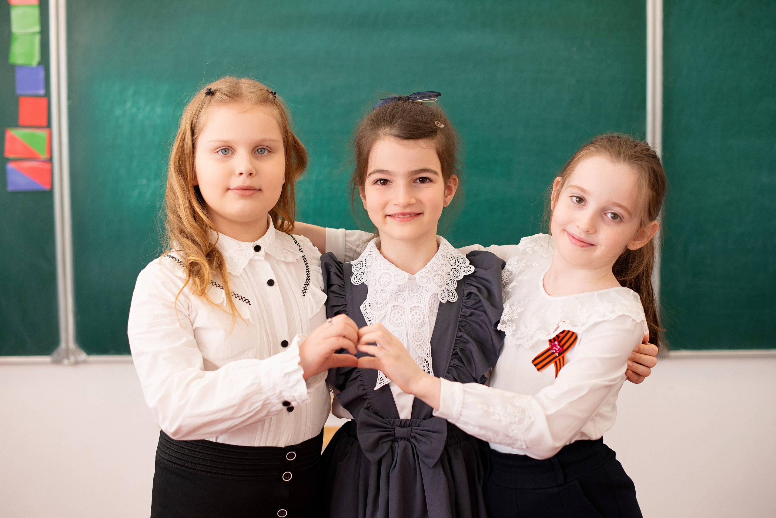 Фотографирую школьников для школьных выпускных альбомов и фотокниг в Сургуте и Нефтеюганске.