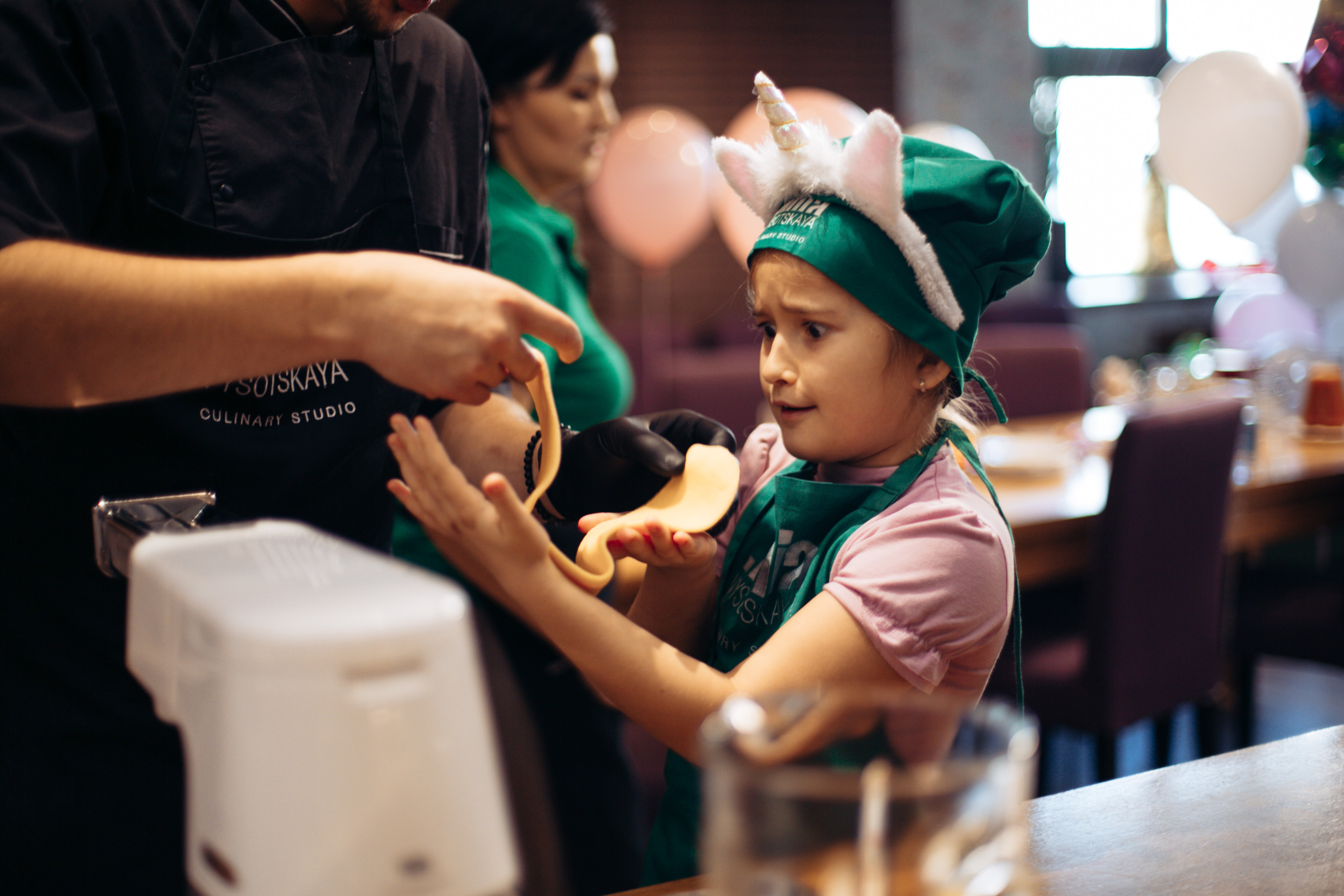 The kitchen studio of Y. Vysotskaya. Kids birthday. Photographer Vlad Boytsoff