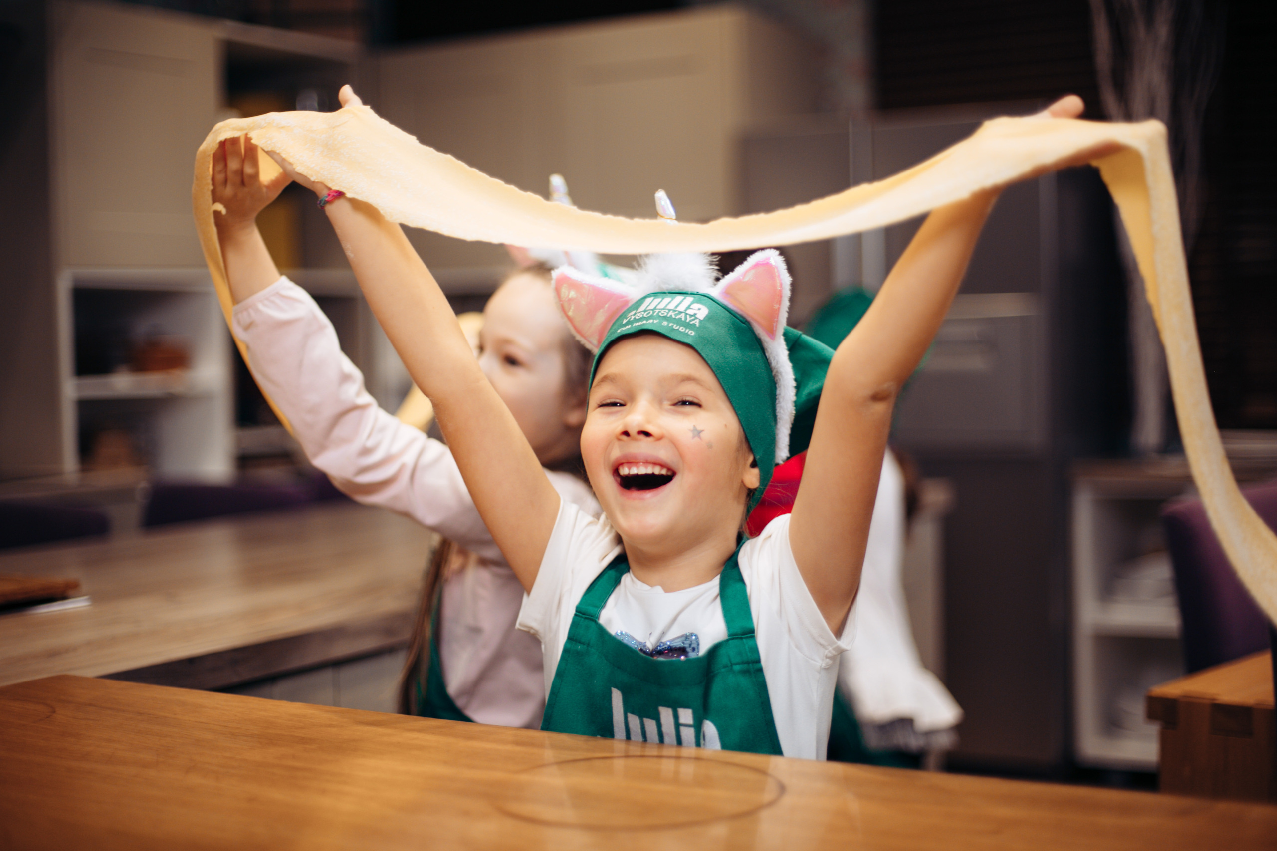 The kitchen studio of Y. Vysotskaya. Kids birthday. Photographer Vlad Boytsoff