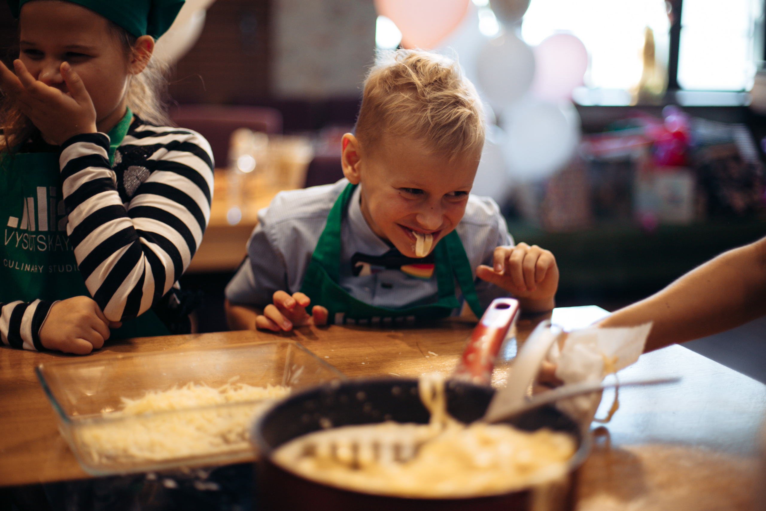 The kitchen studio of Y. Vysotskaya. Kids birthday. Photographer Vlad Boytsoff