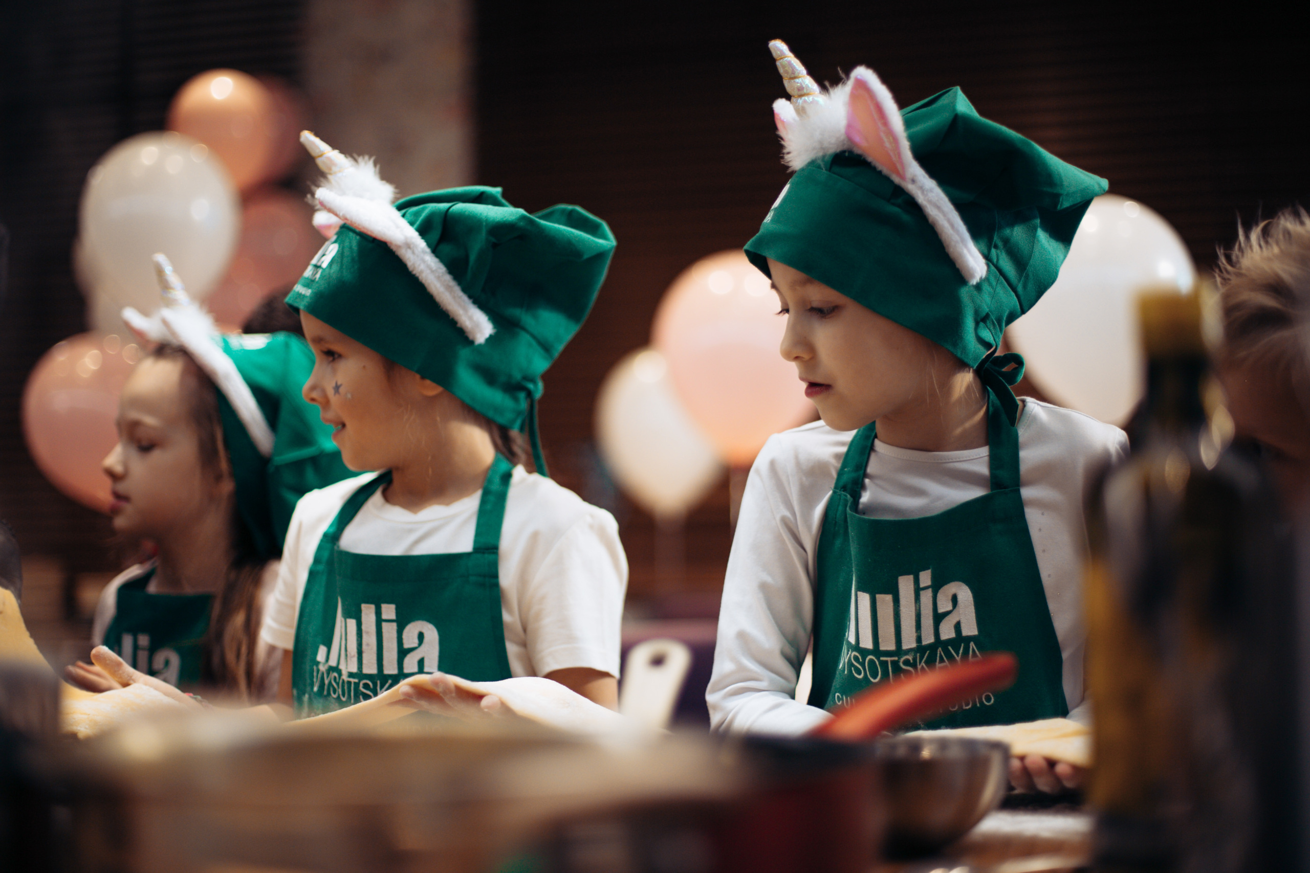 The kitchen studio of Y. Vysotskaya. Kids birthday. Photographer Vlad Boytsoff