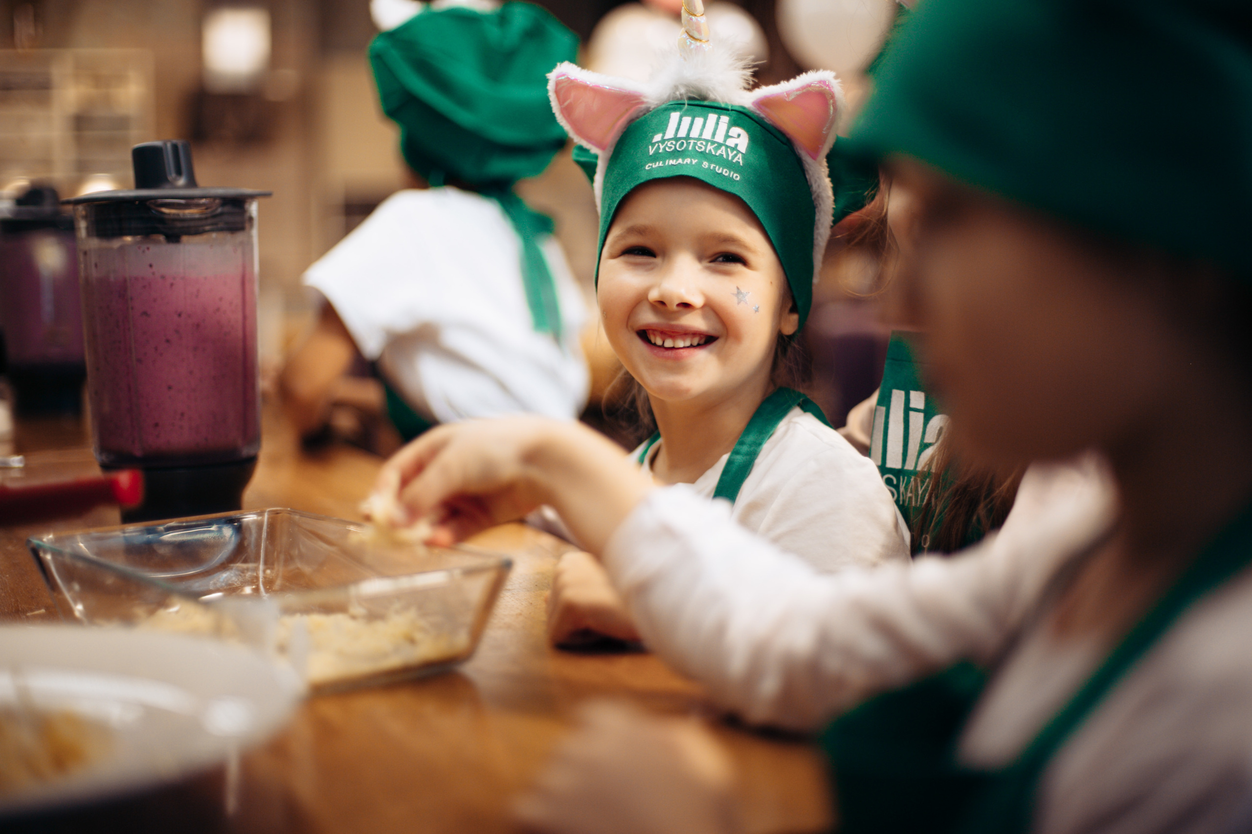 The kitchen studio of Y. Vysotskaya. Kids birthday. Photographer Vlad Boytsoff