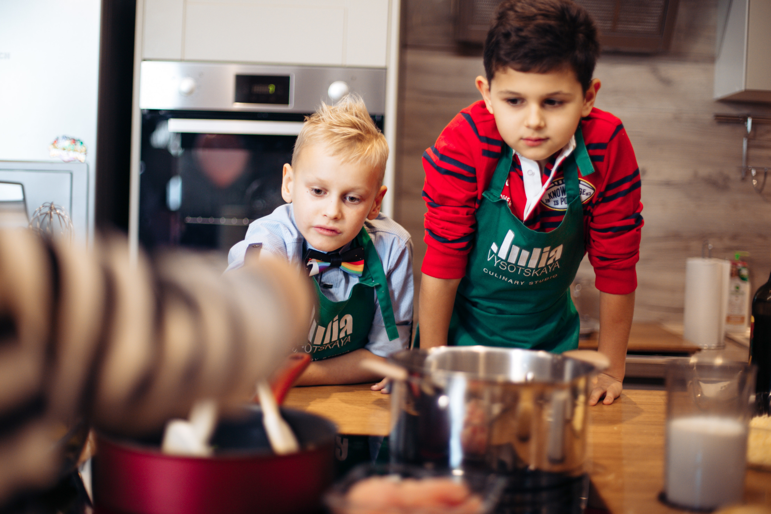 The kitchen studio of Y. Vysotskaya. Kids birthday. Photographer Vlad Boytsoff