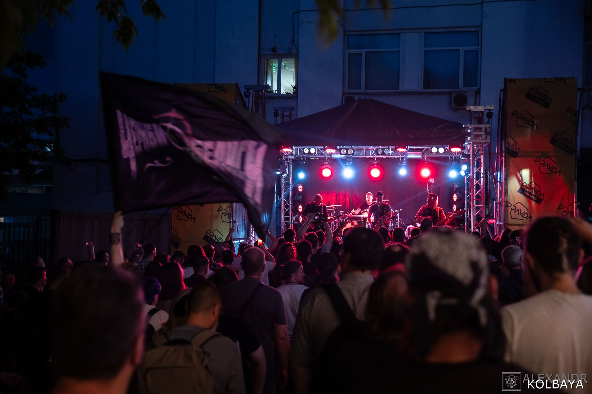 Фоторепортаж с мэшап концерта группы Черный Обелиск 4 июля 2024 года. Концертный и театральный репортажный фотограф в Москве Александр Колбая