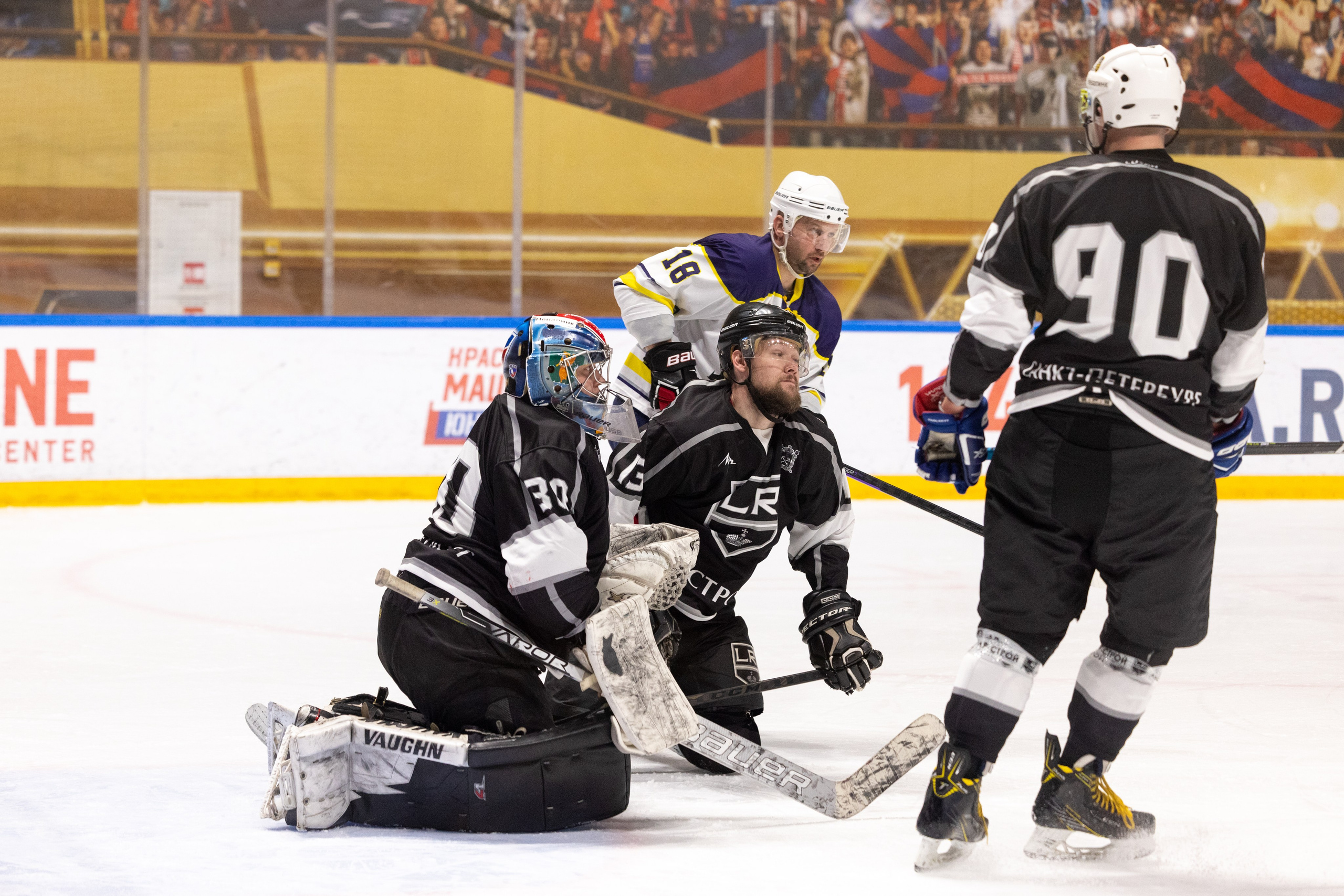 Бульдозер vs. LR-строй. Фотограф Александр Заломаев