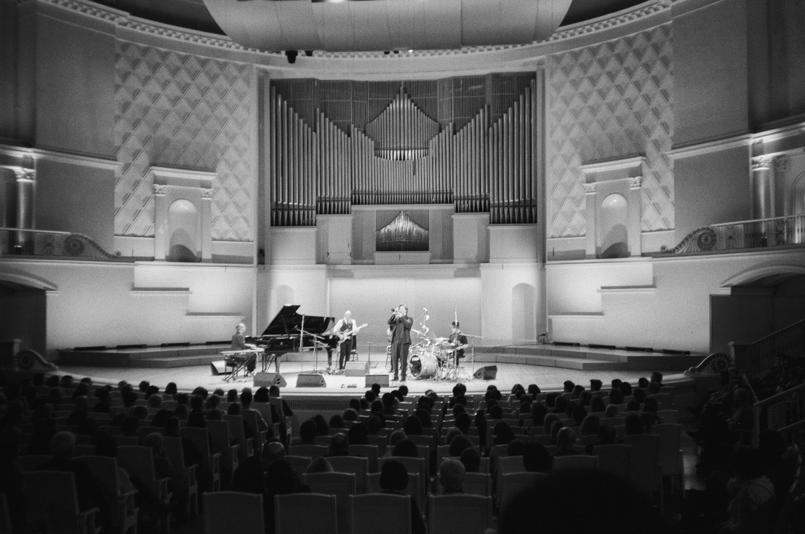 Культурный март: Скуратов кофе, джаз в зале Чайковского и Сережа в МХТ. Фотограф-документалист Мария Осокина