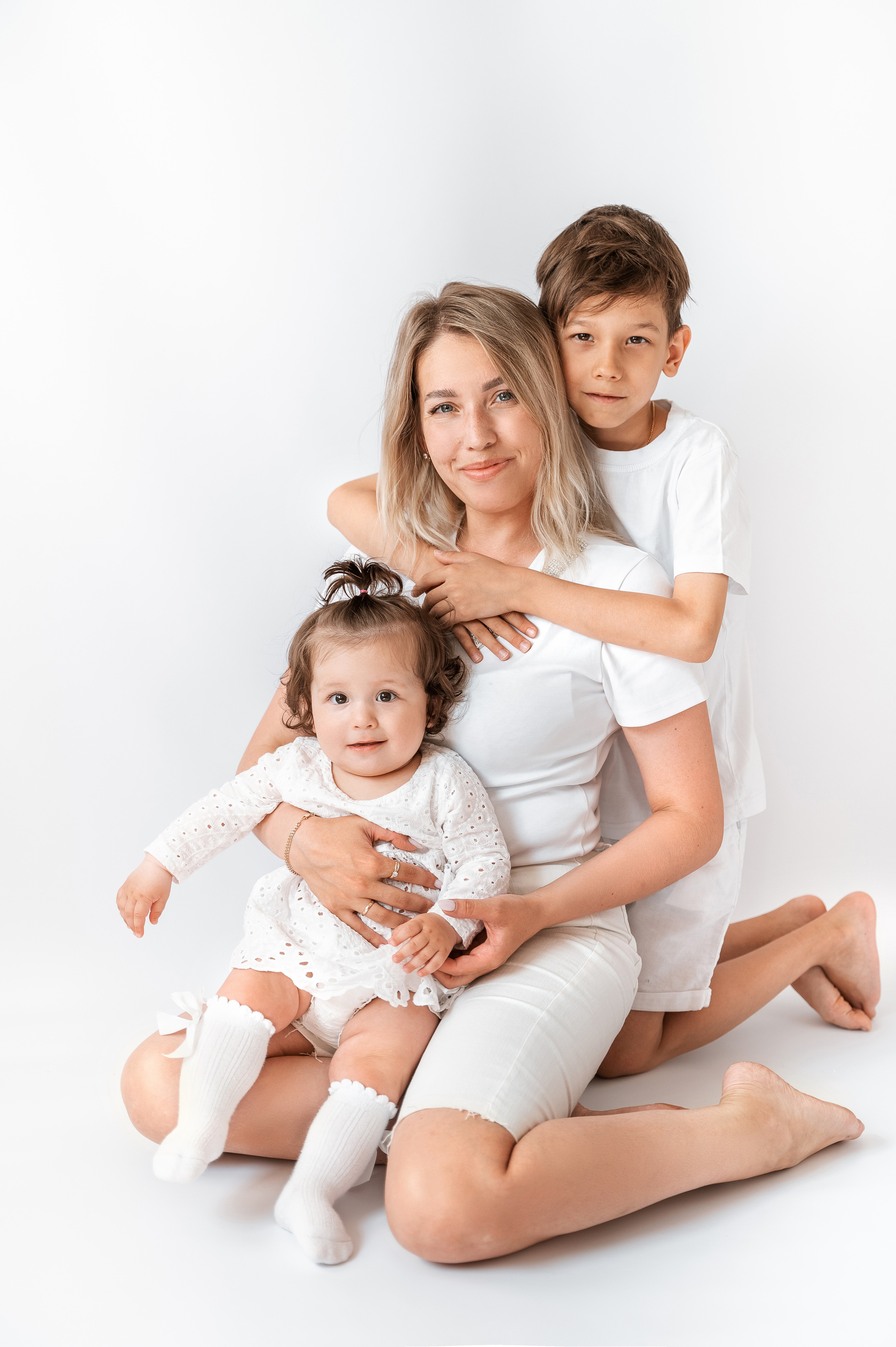 White love minimalism. Фотограф Каменск-Уральский Алена Обвинцева (фото новорожденных, в ожид