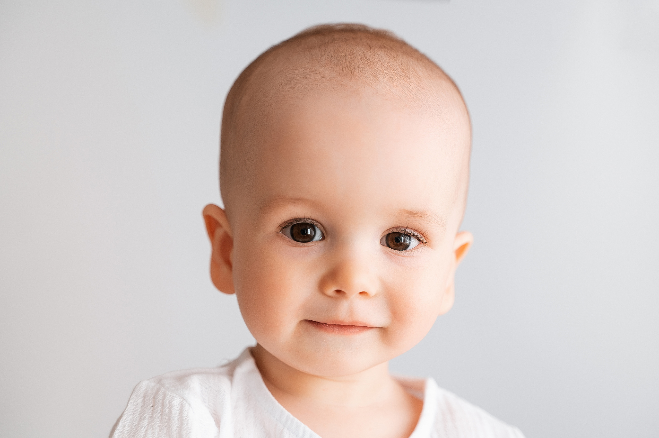 White love minimalism. Фотограф Каменск-Уральский Алена Обвинцева (фото новорожденных, в ожид