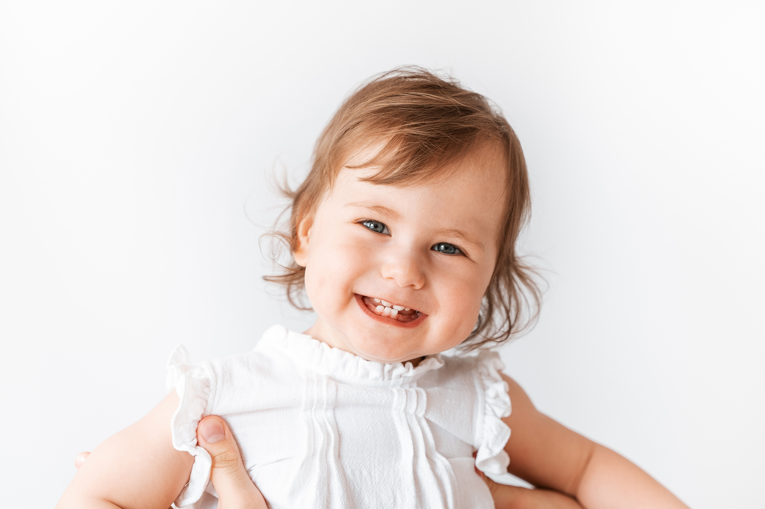 White love minimalism. Фотограф Каменск-Уральский Алена Обвинцева (фото новорожденных, в ожид